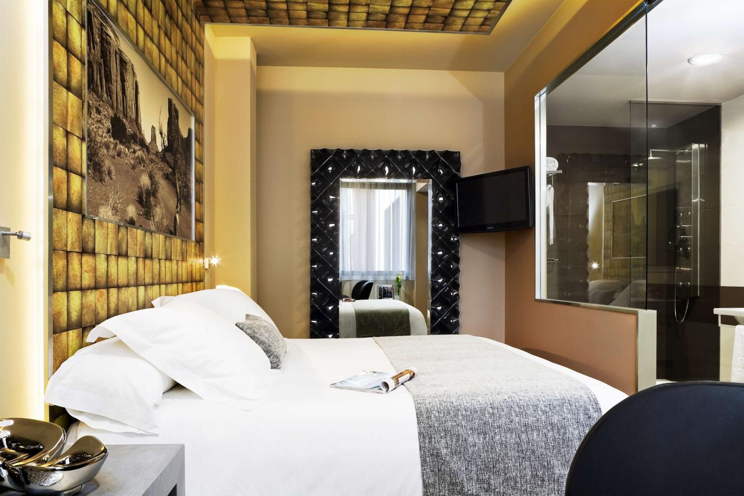 Standard Double or Twin Room - Photo 3