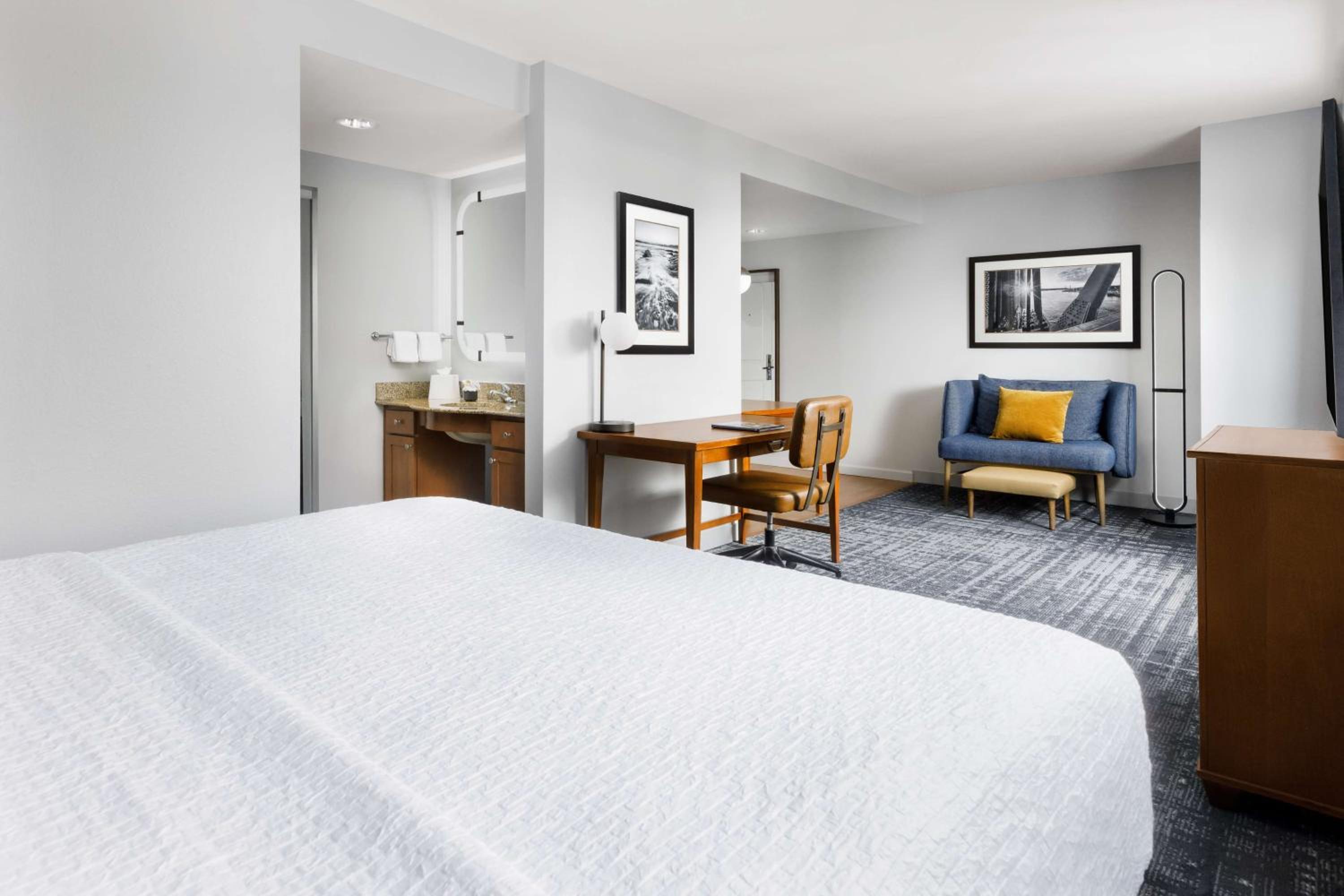 King Suite - Photo 3