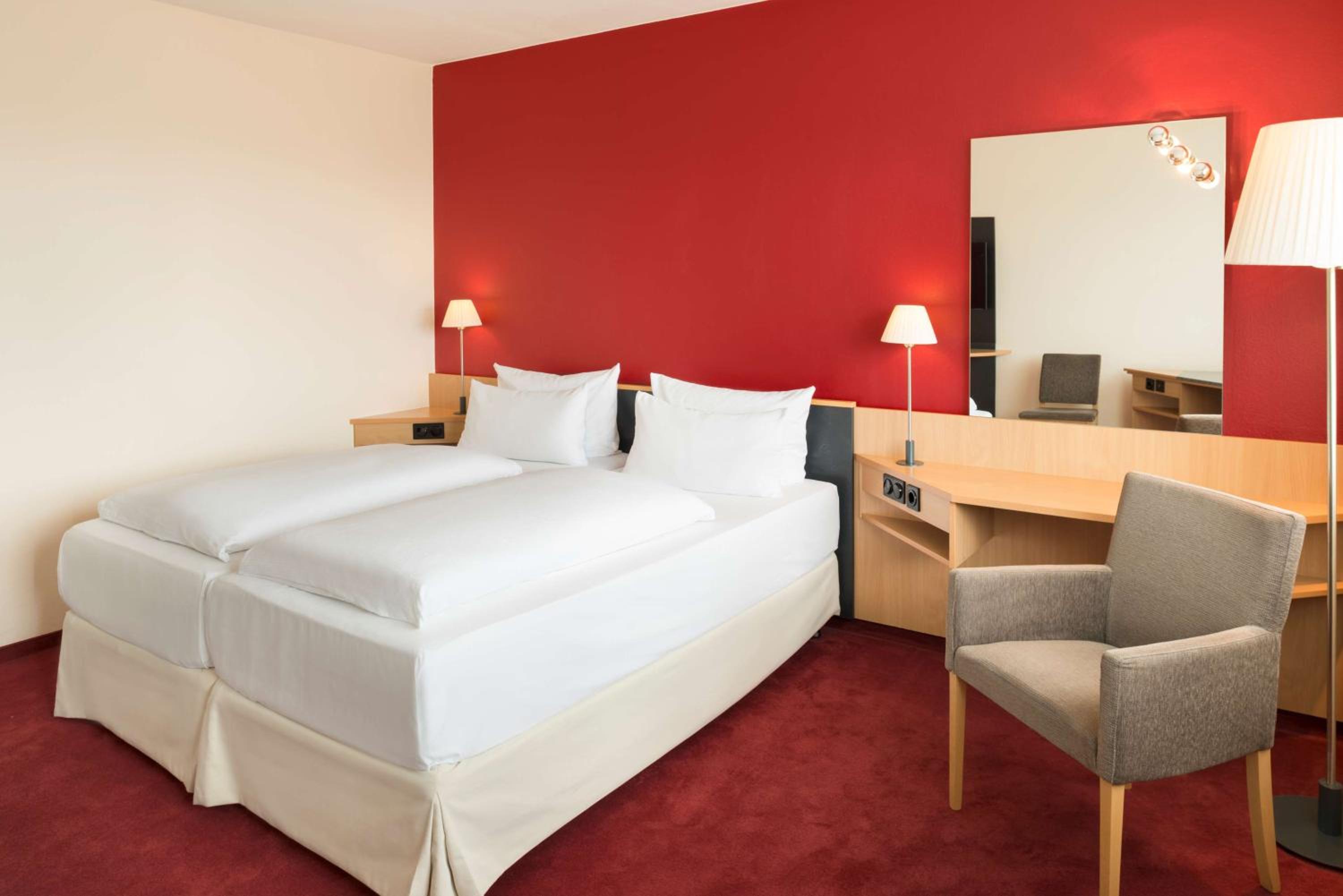 Standard Double or Twin Room - Photo 3