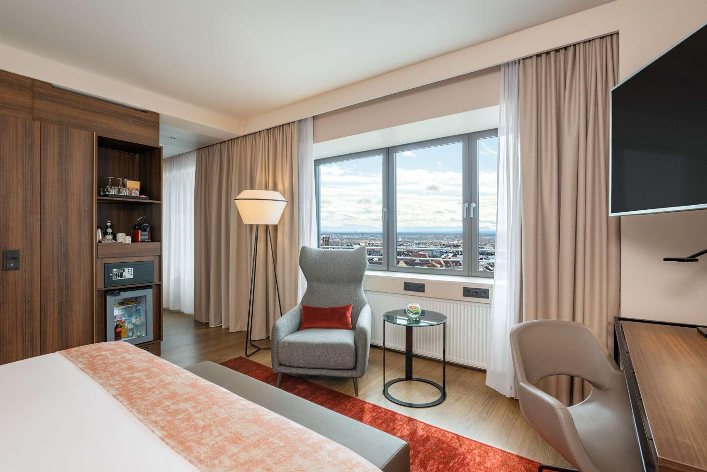 Premium Double or Twin Room with View - Photo 5