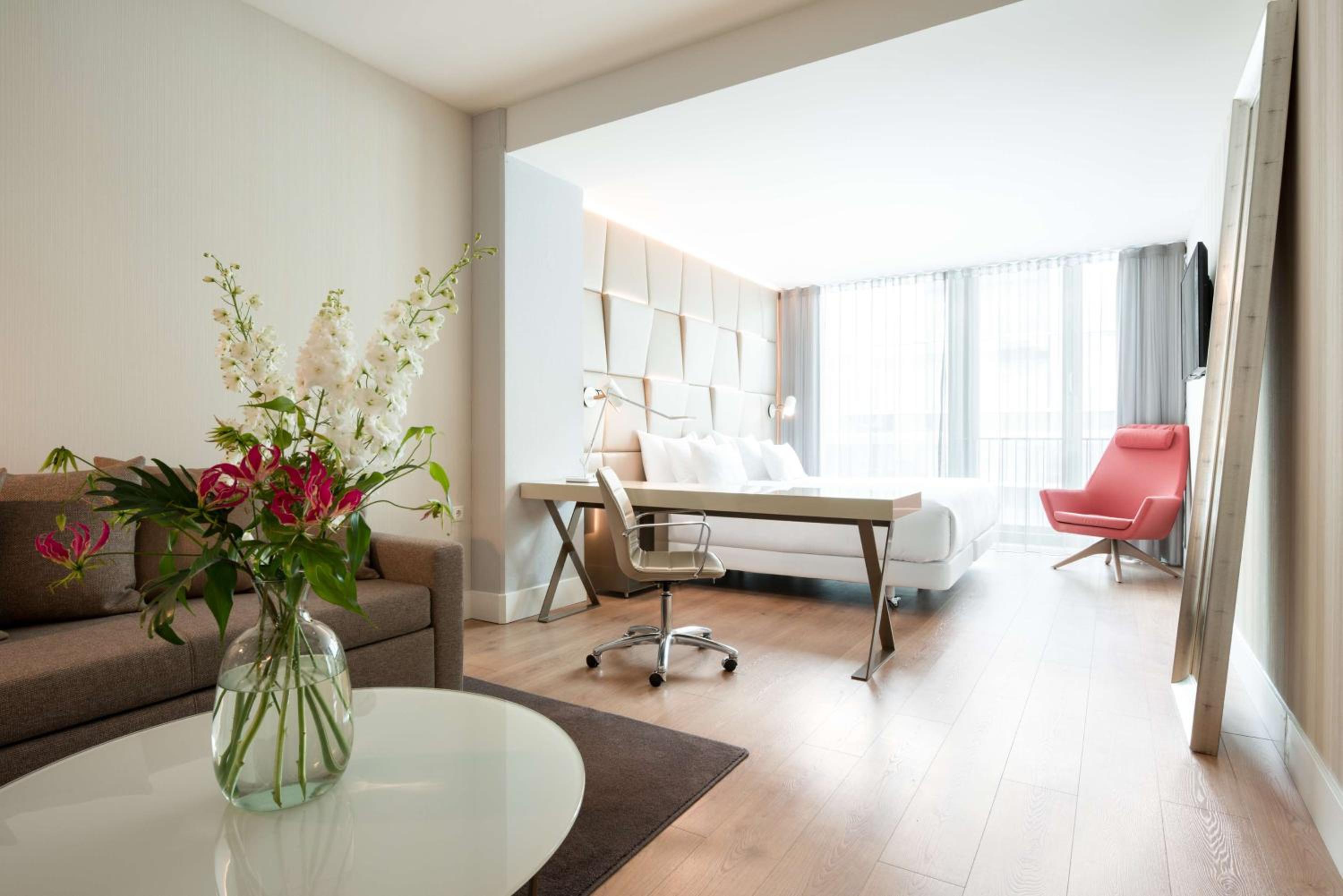 Junior Suite with Extra Bed (3 Adults + 1 Child) photo 2