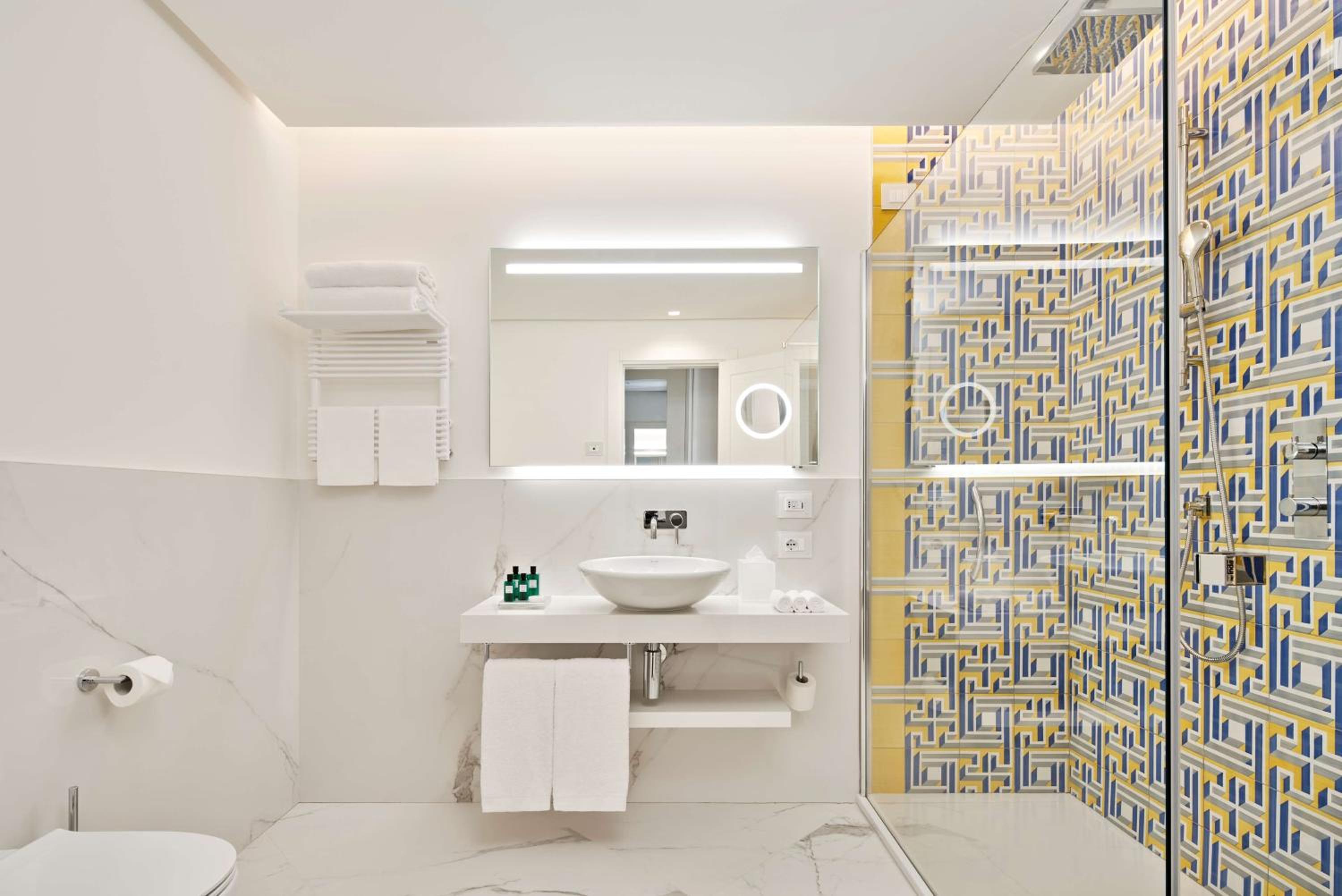 Deluxe Twin Room with Sea View