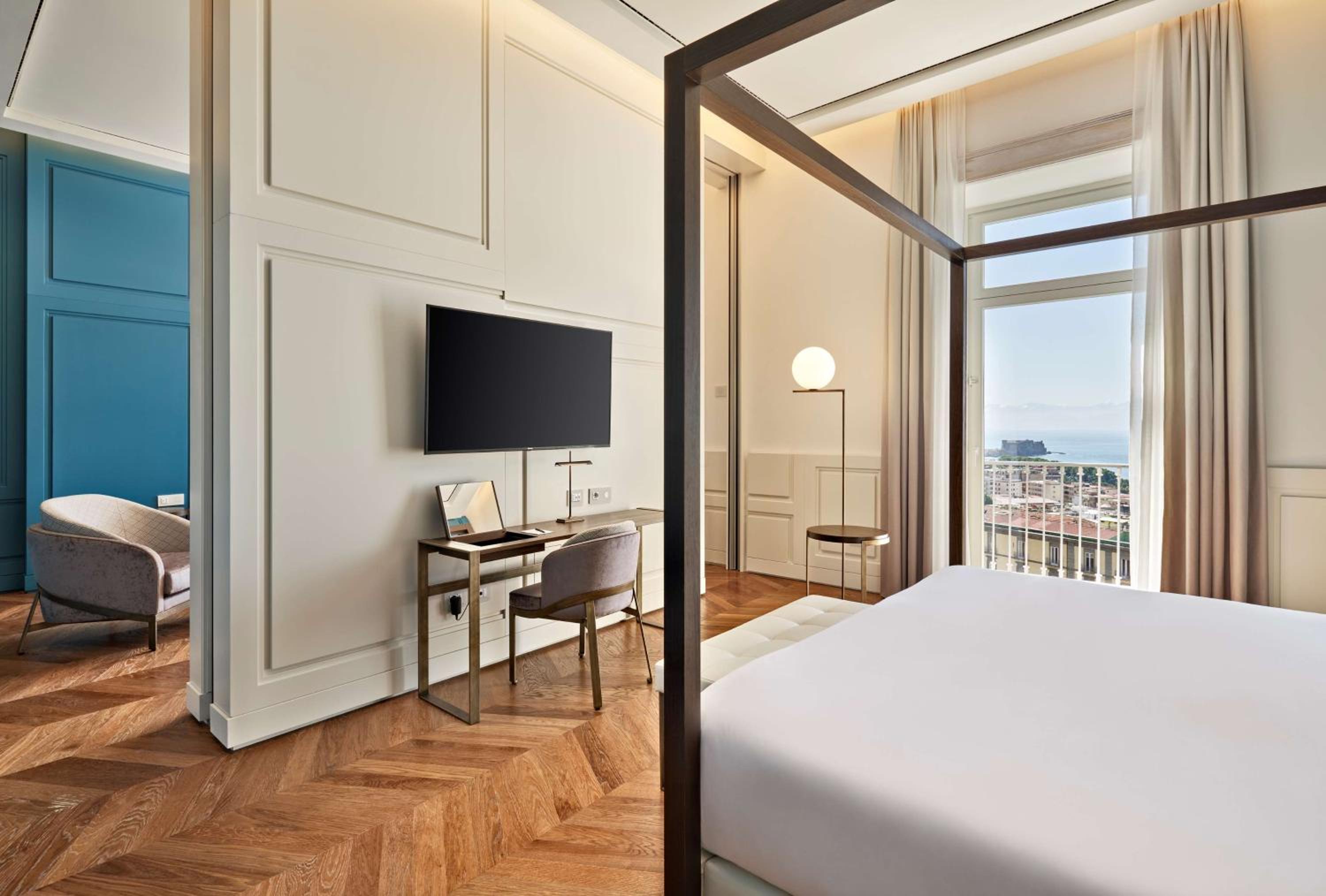 One-Bedroom Suite thumbnail 5