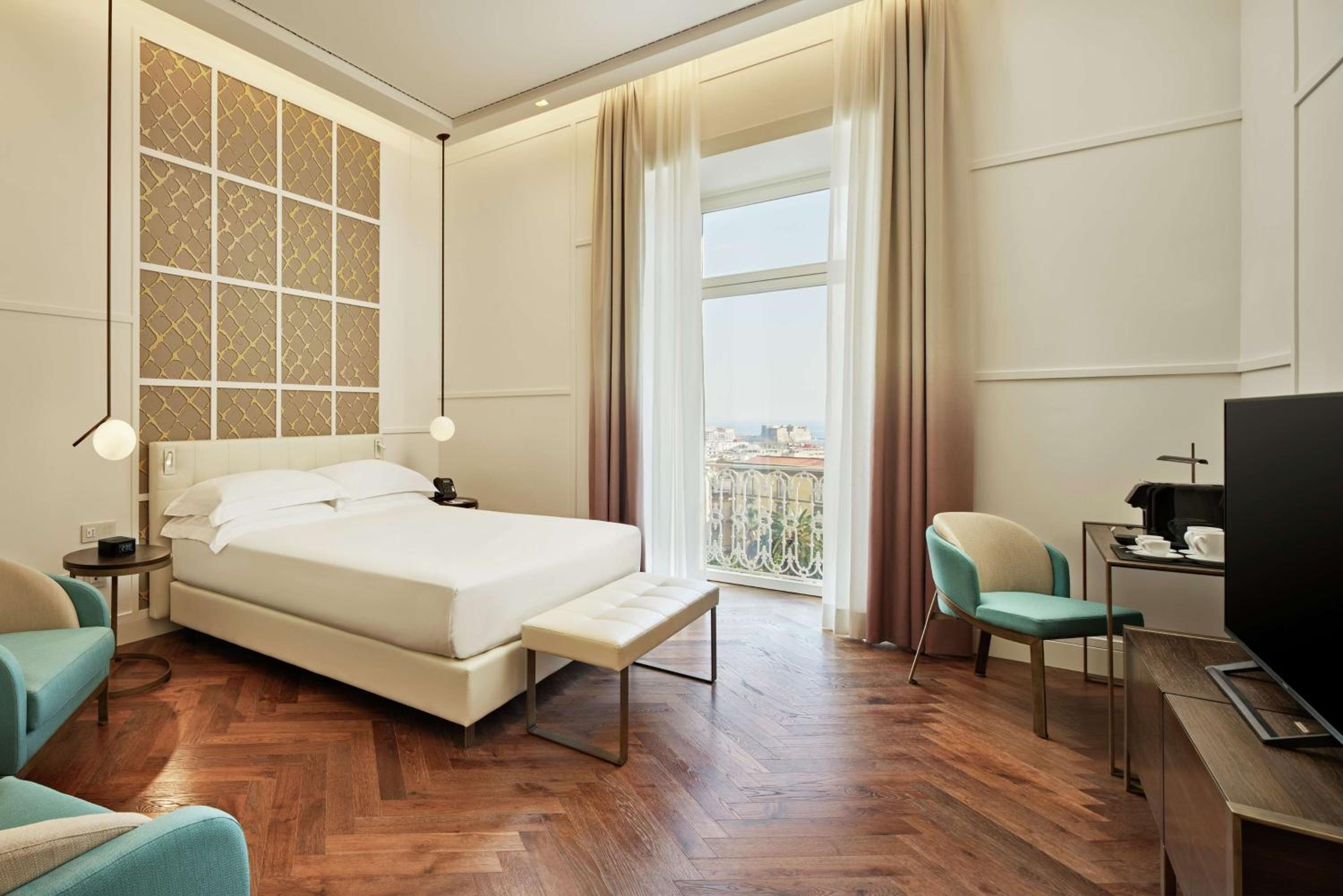 Deluxe King Room with Sea View