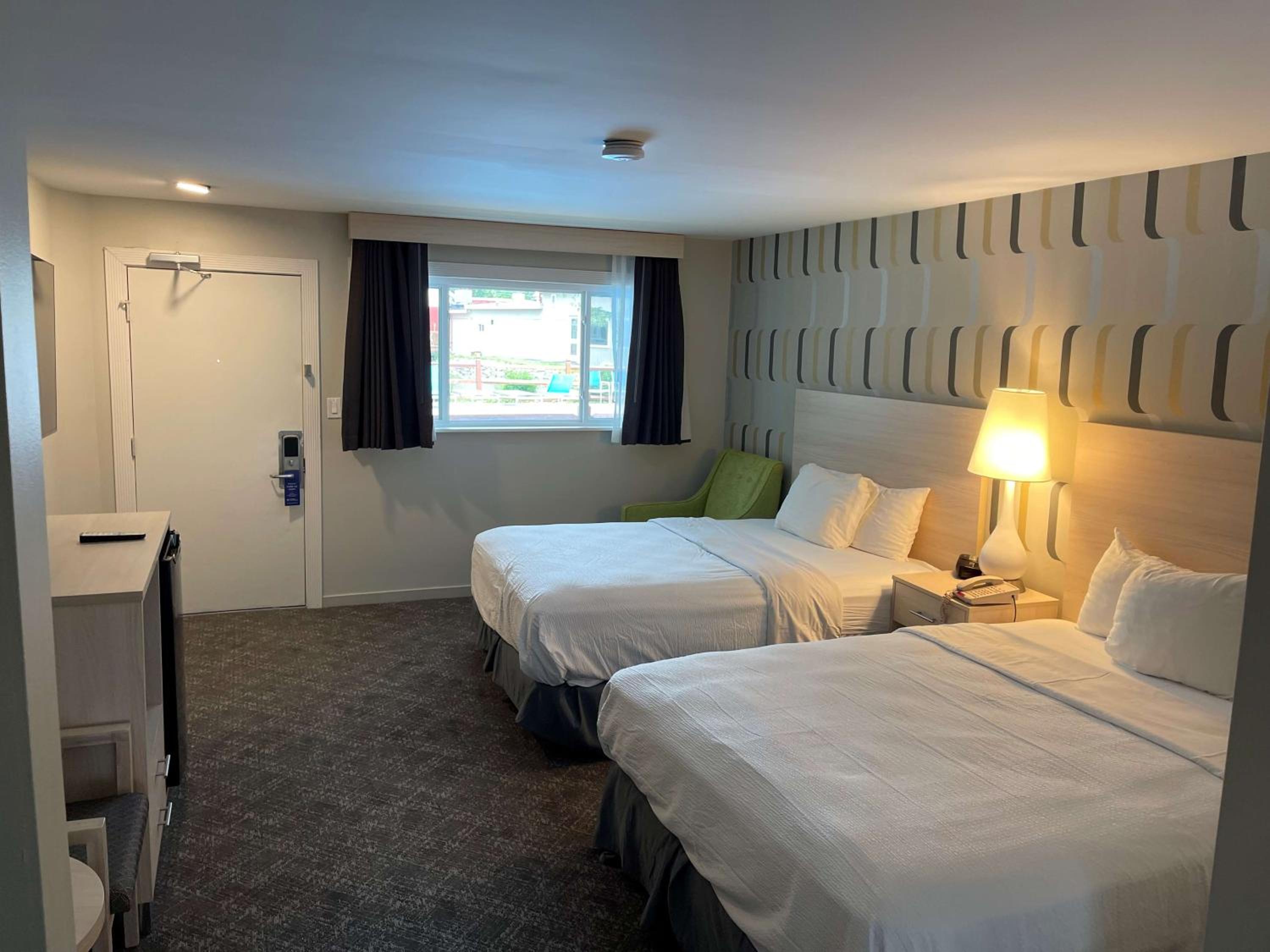 Queen Room with Two Queen Beds - Outdoor Pool Area (Not Pet-Friendly) - Photo 2