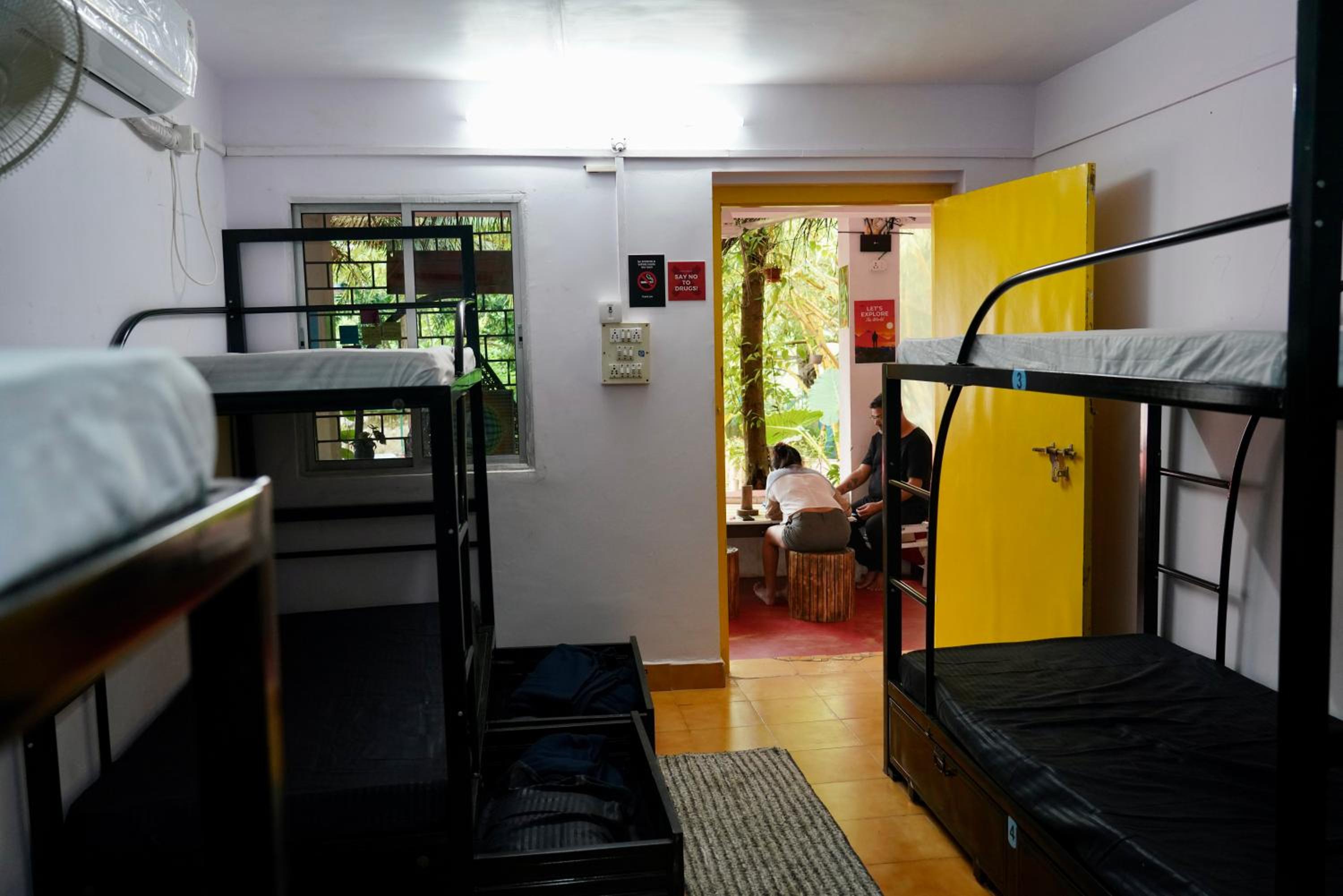 Bed in 8-Bed Mixed Dormitory Room photo 1