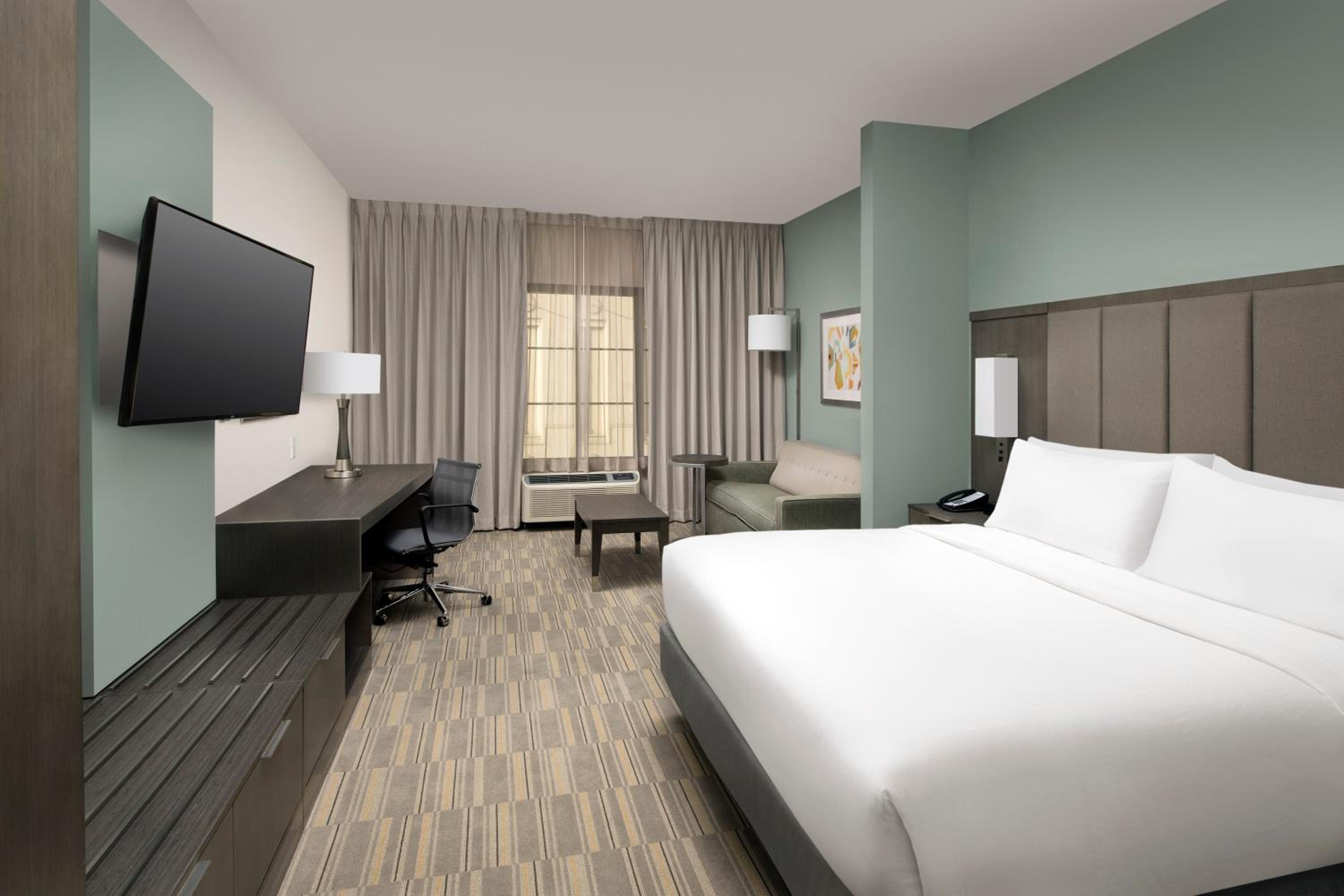 King Room - Hearing Accessible/Non-Smoking 
