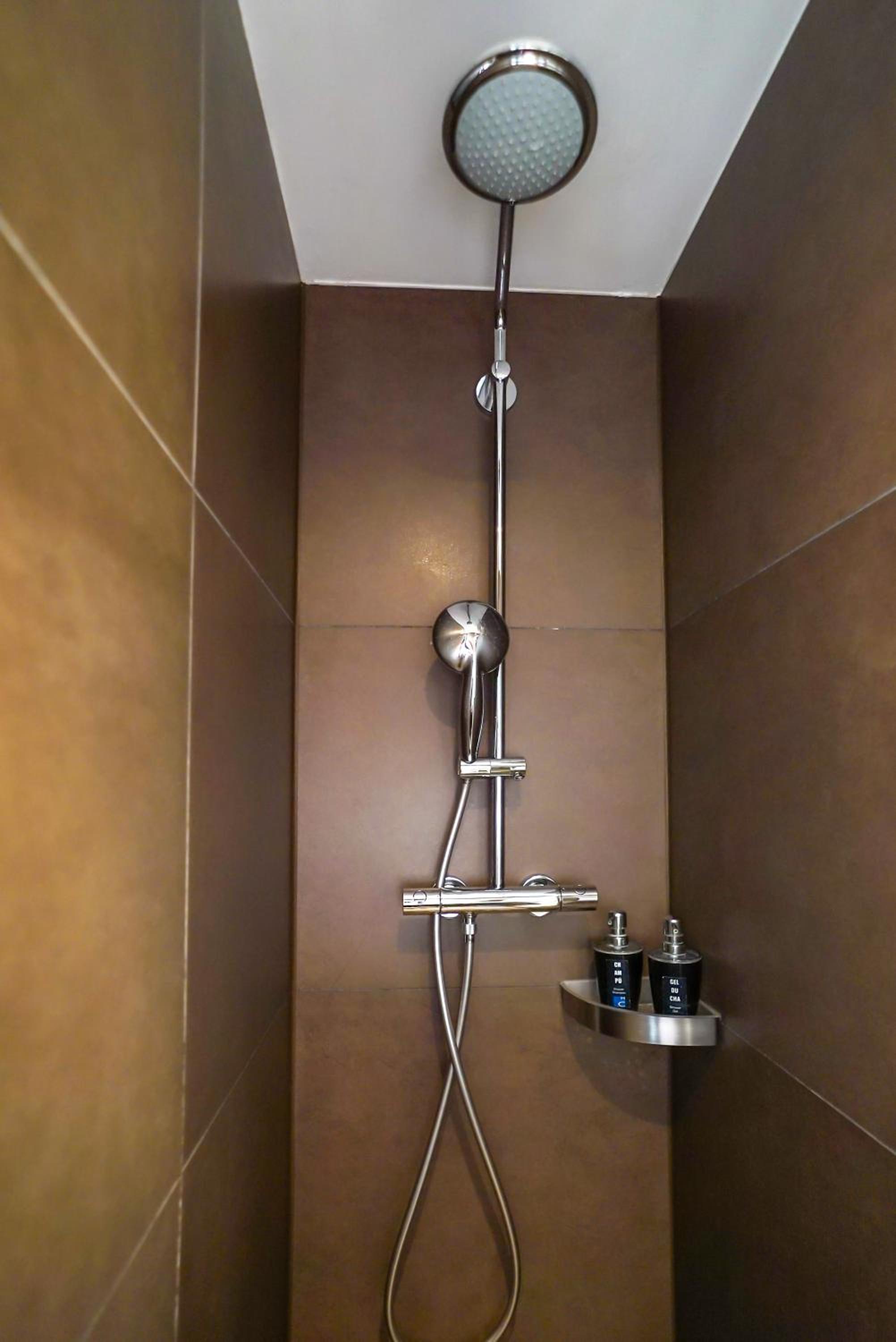 Single Room thumbnail 6