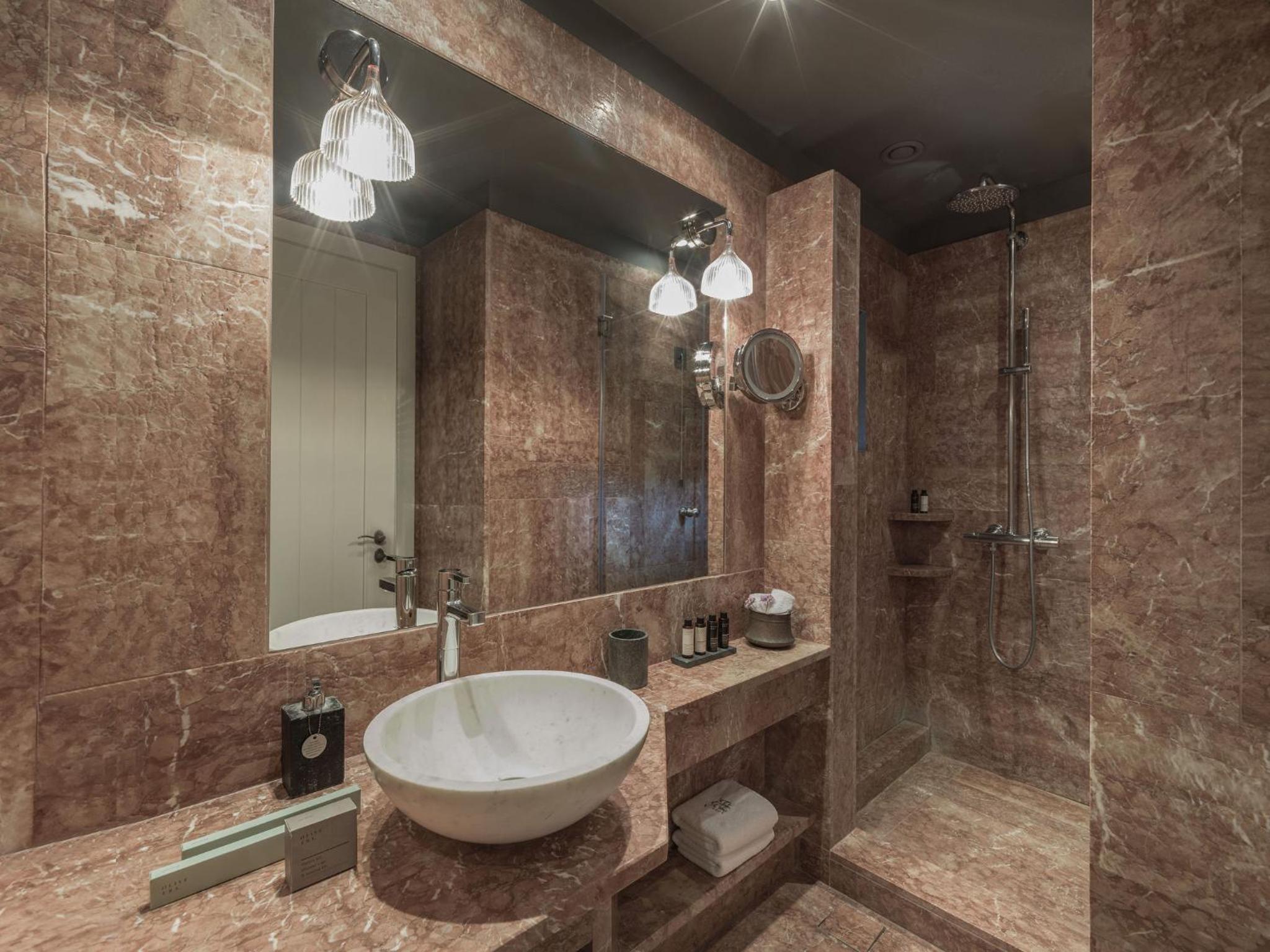Easter Offer - Deluxe Double or Twin Room photo 2