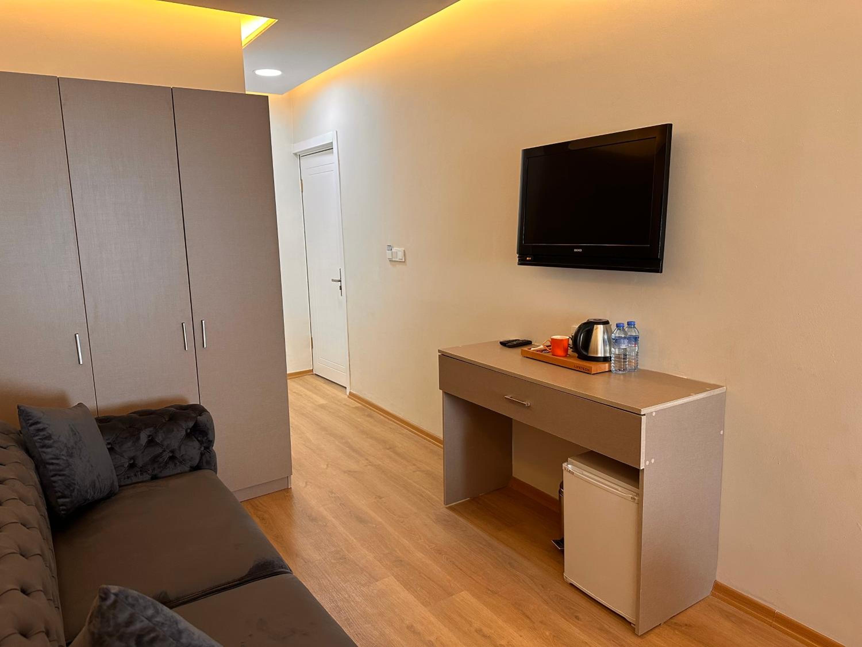 Family Room photo 2