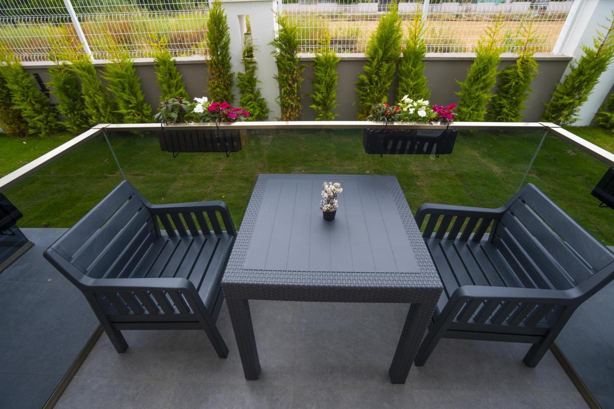 Deluxe One-Bedroom Apartment with Garden View