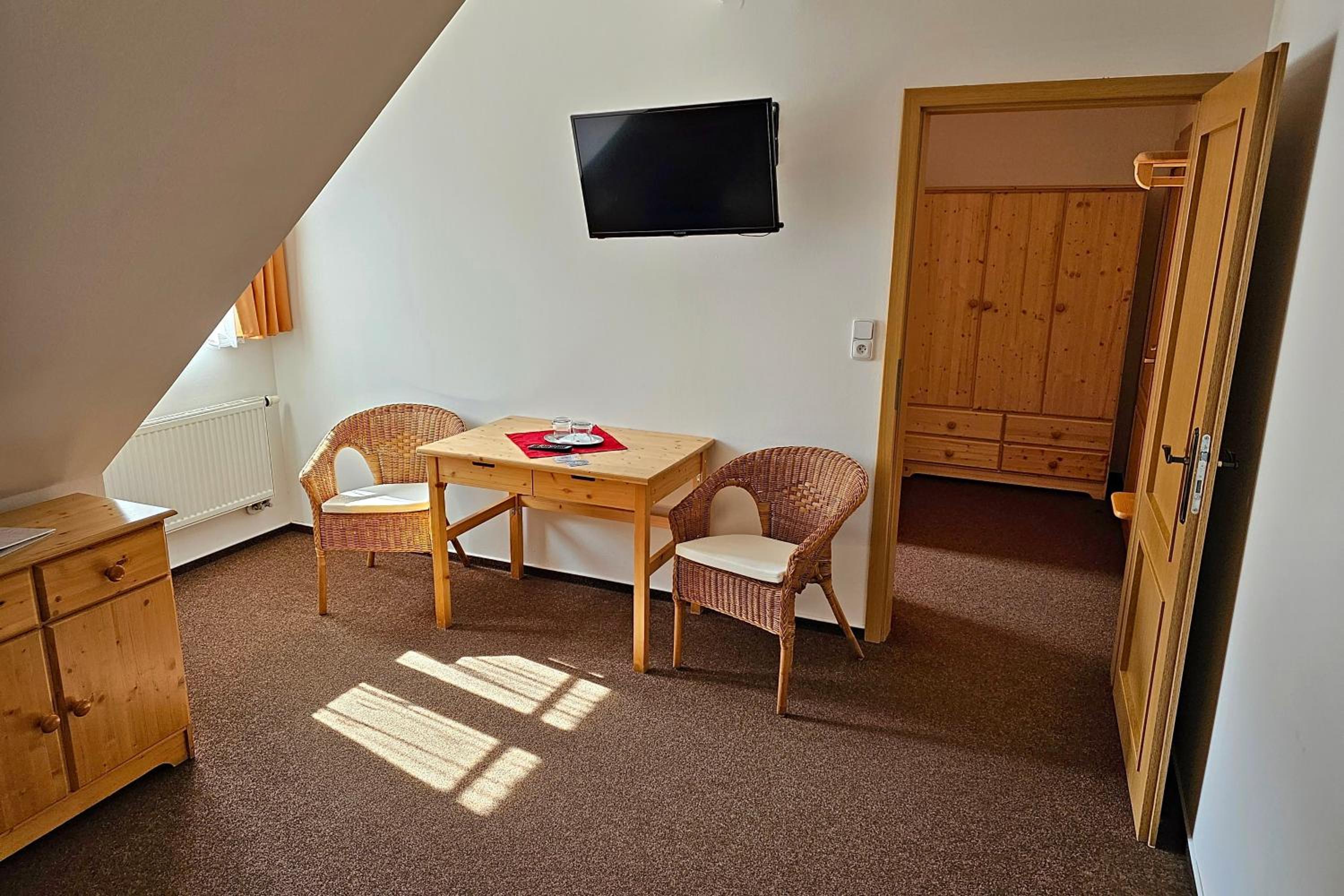 Deluxe Double Room with Bath photo 1