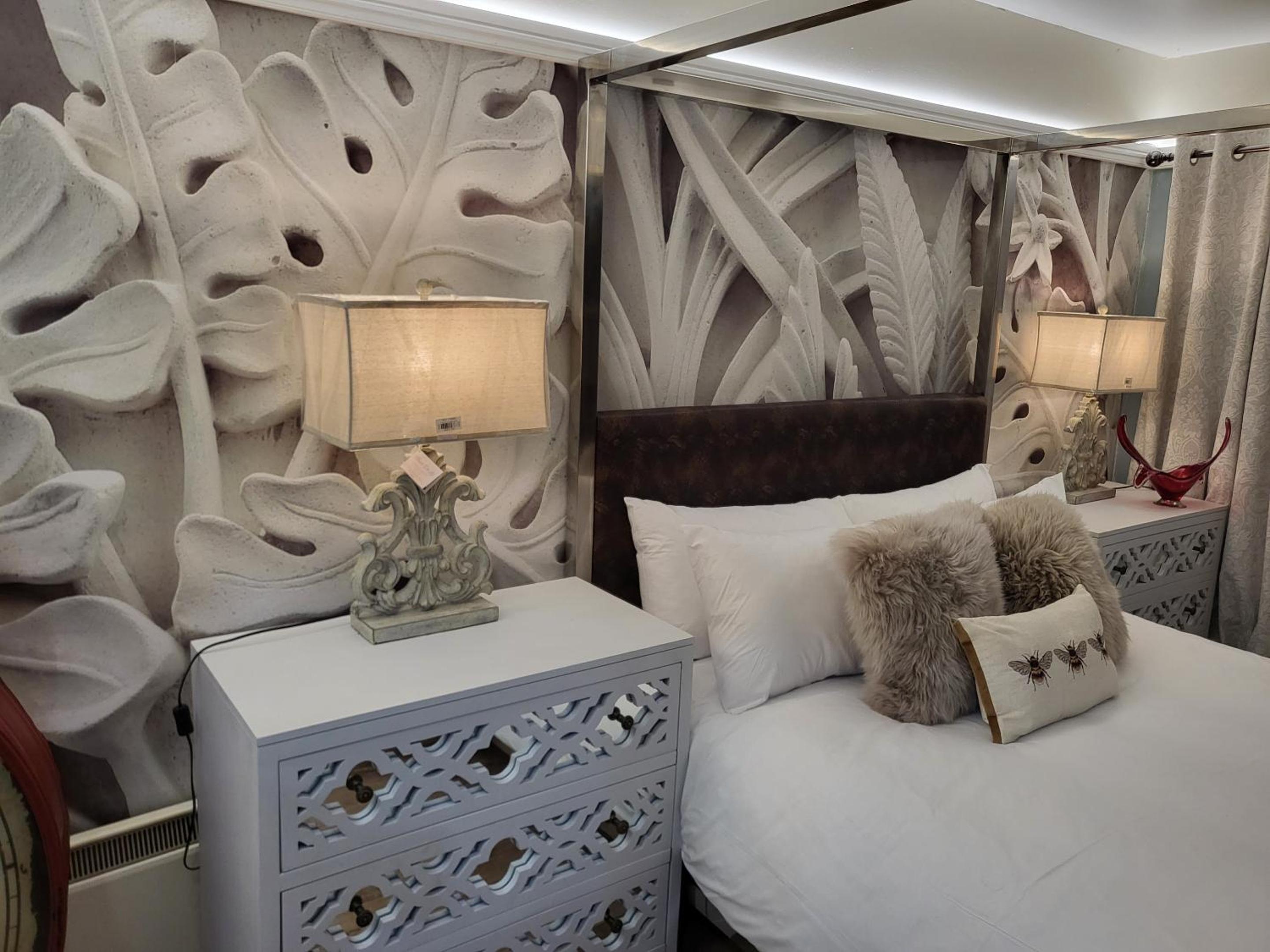Deluxe King Room photo 2
