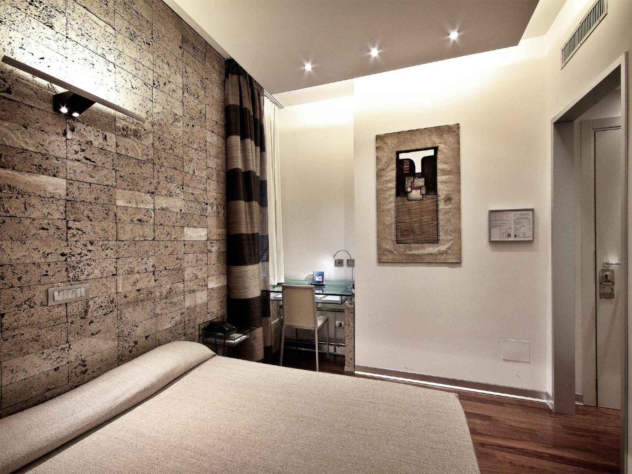 Classic Double or Twin Room photo 2