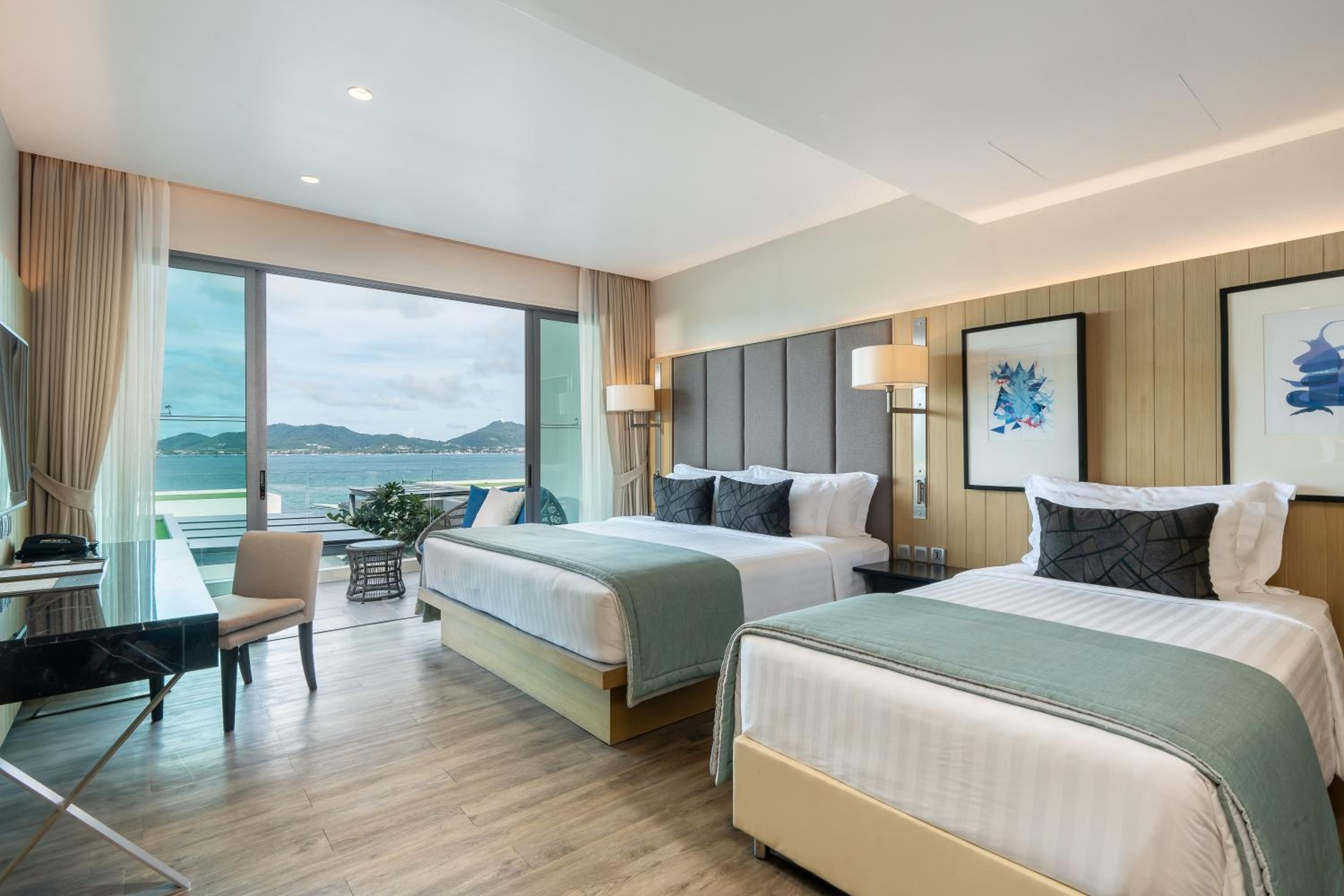 Family Room with Sea View