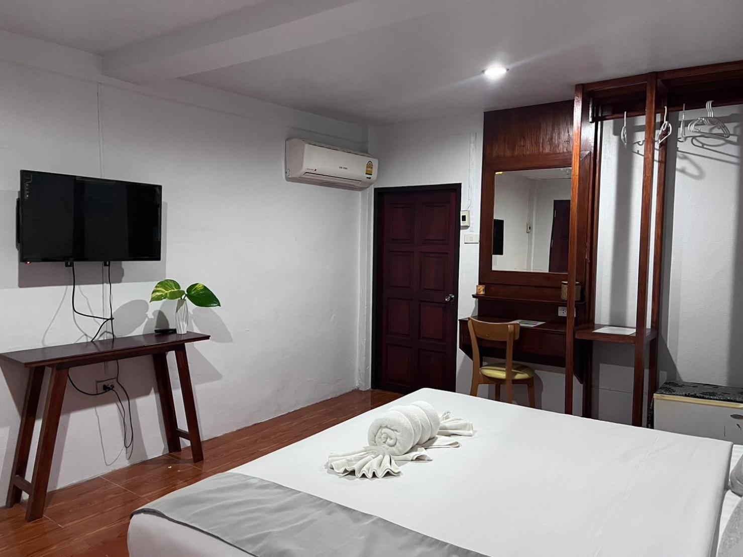 Superior Double or Twin Room photo 3