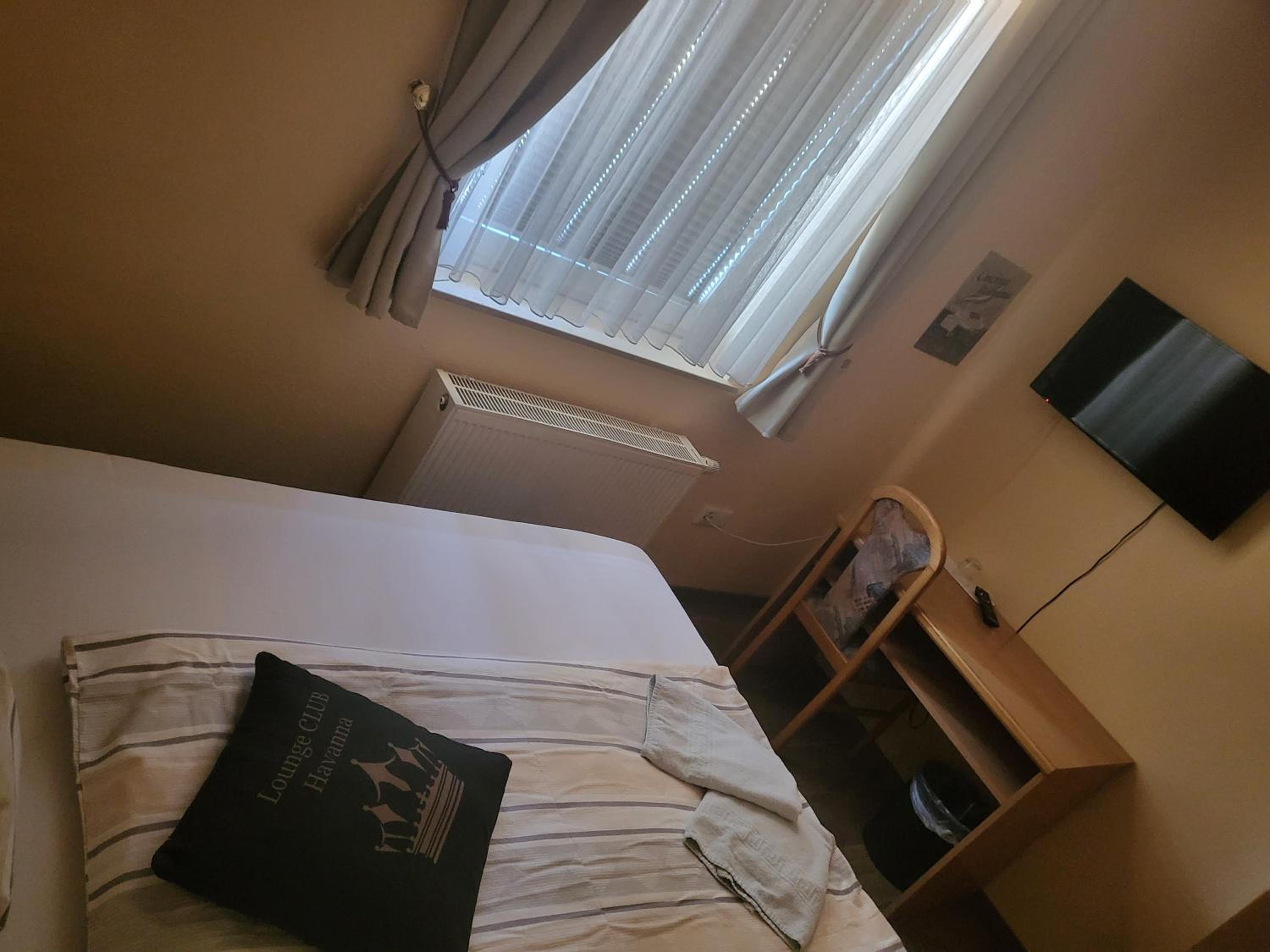 Single Room photo 3