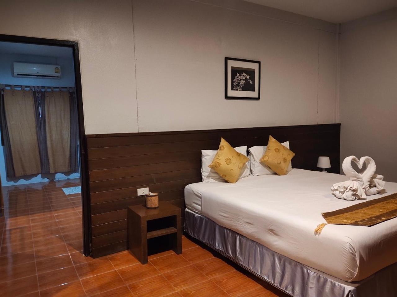 Family 2 Connecting Room