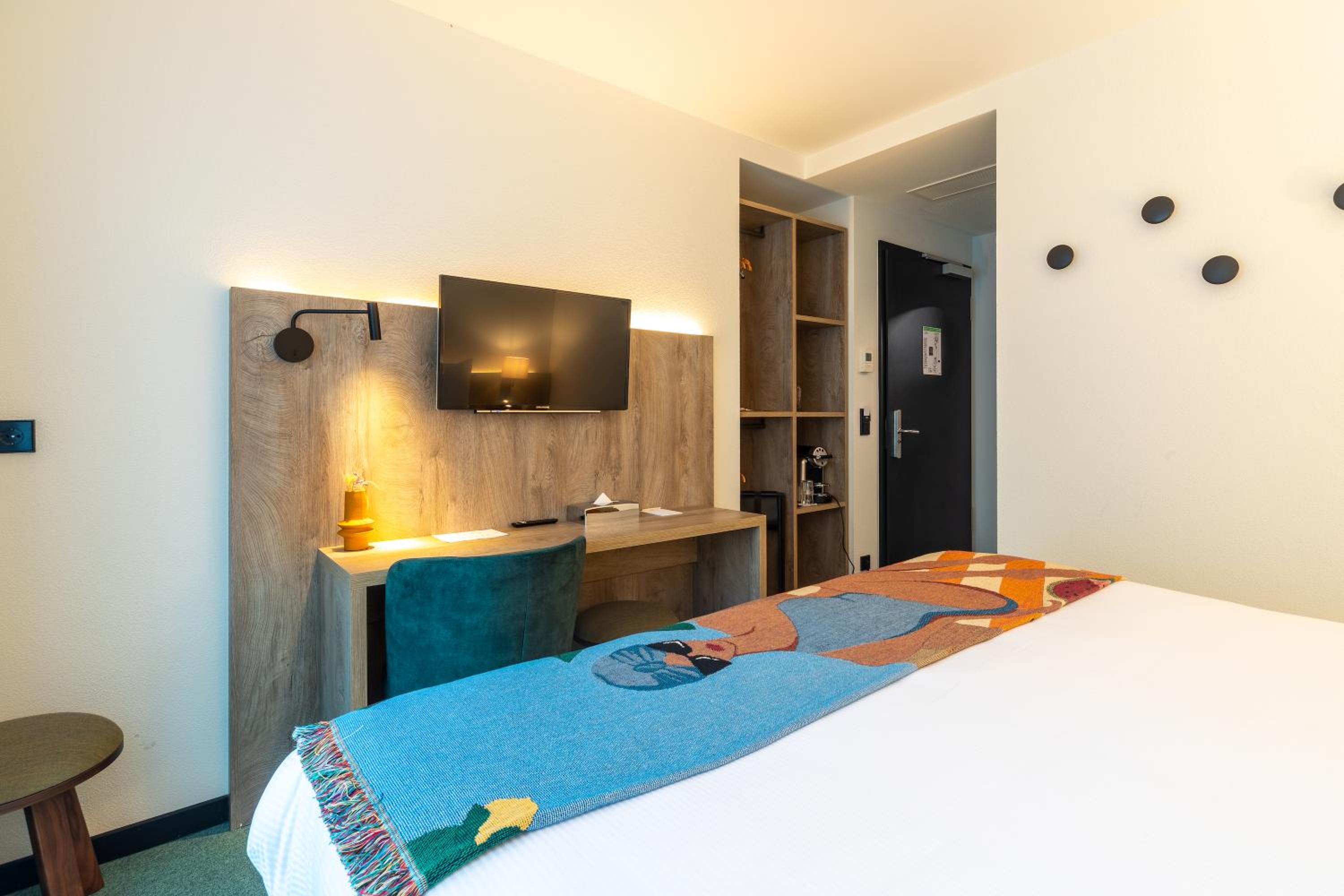 Double Room - Photo 16