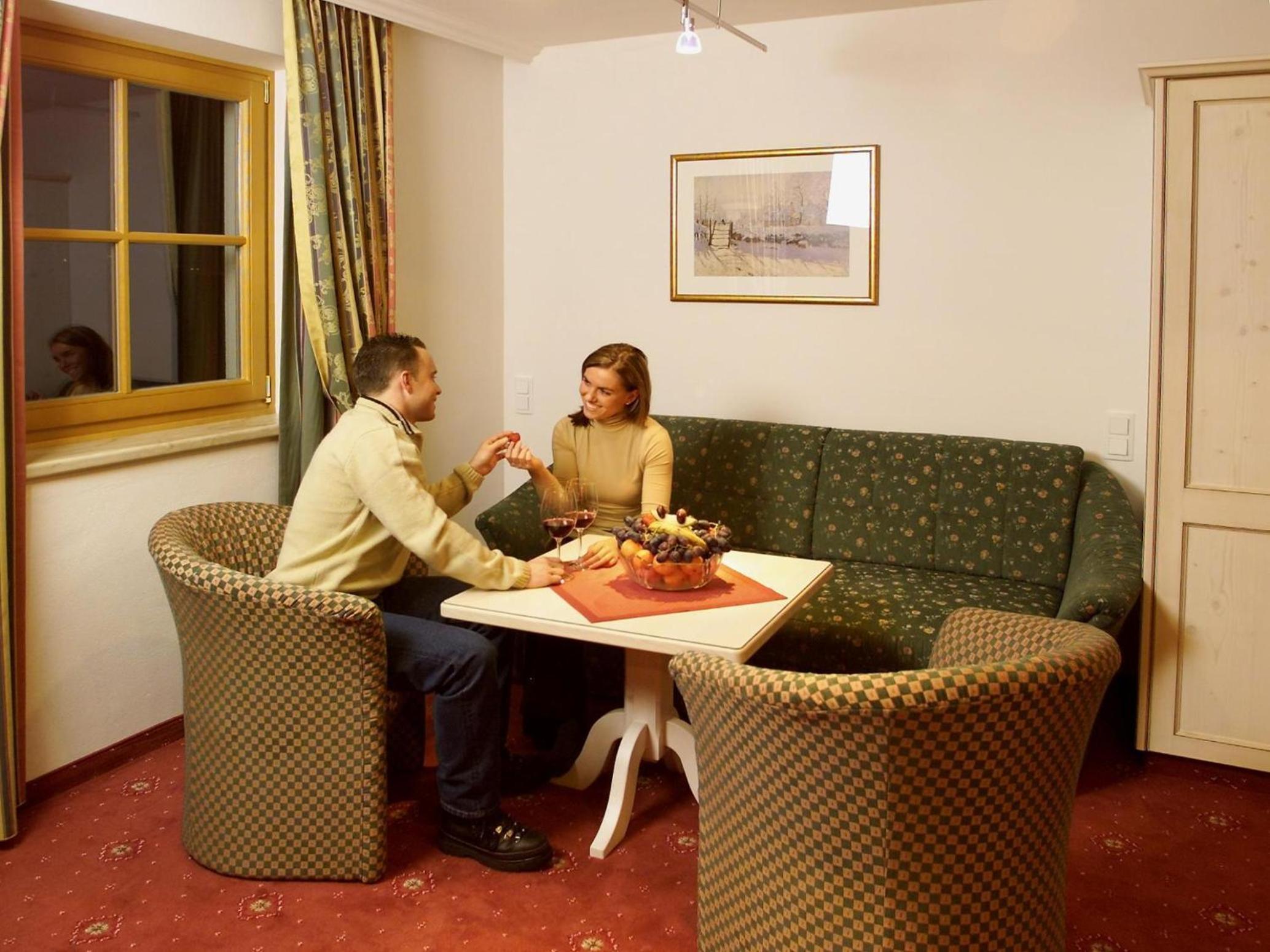 One-Bedroom Suite - Photo 3
