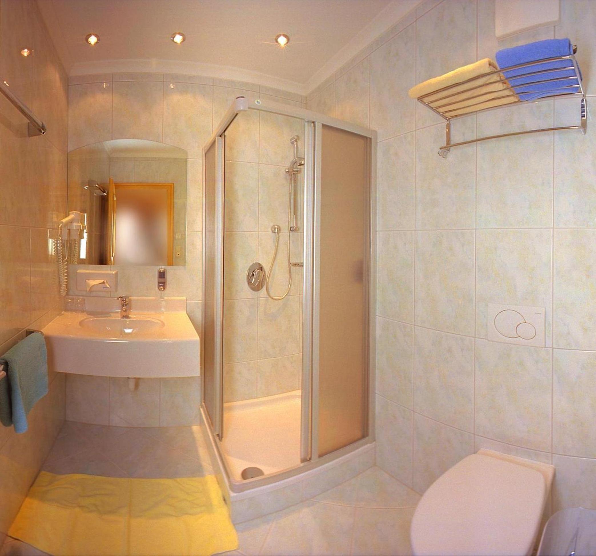 One-Bedroom Suite - Photo 2
