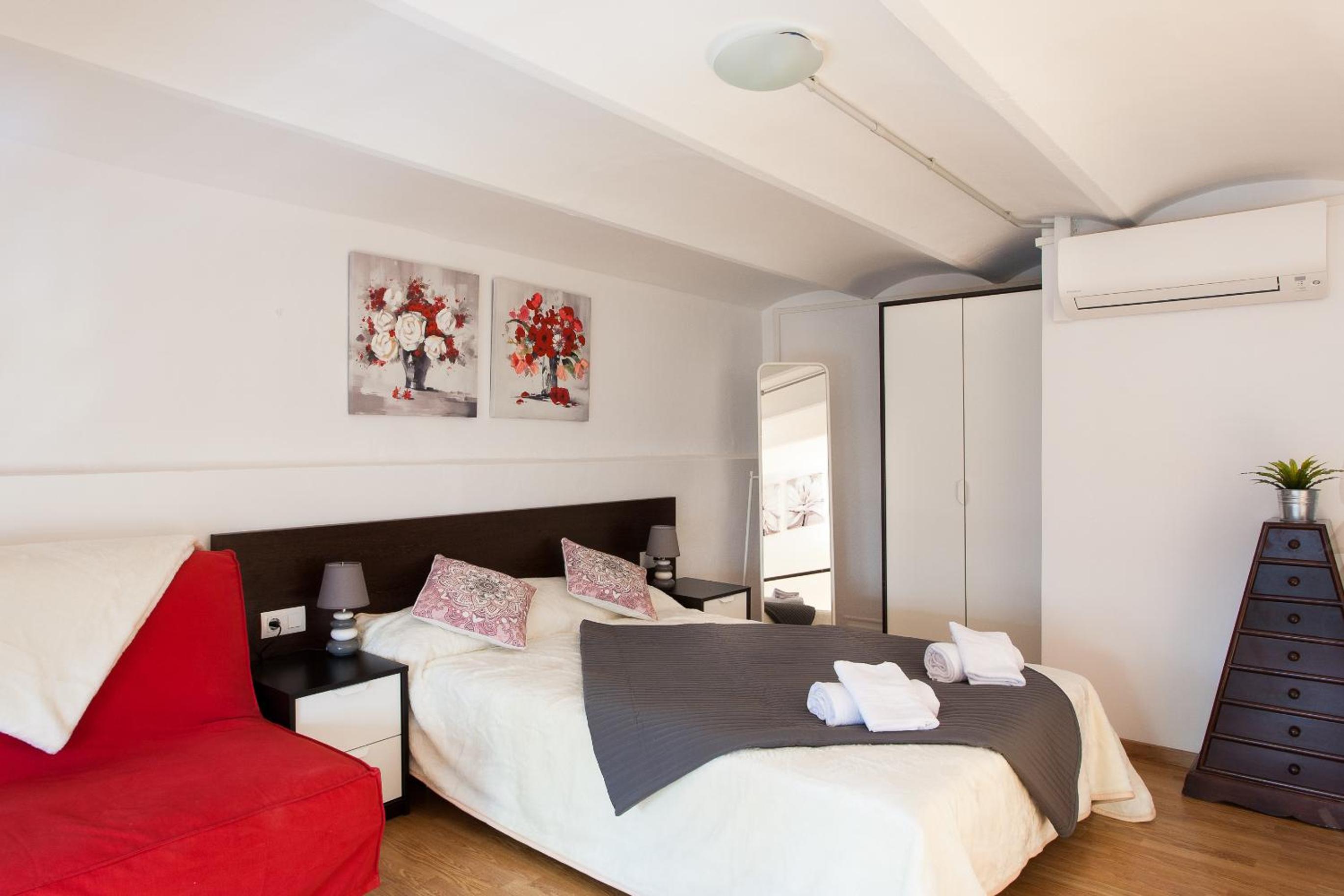 Four-Bedroom Apartment - Travessera de Gracia  photo 3