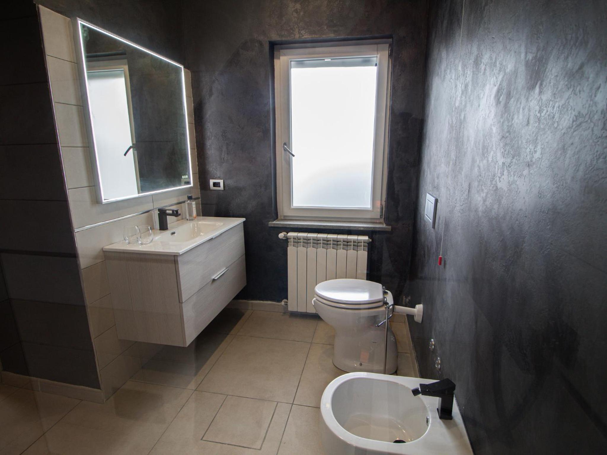 One-Bedroom Apartment - Photo 11