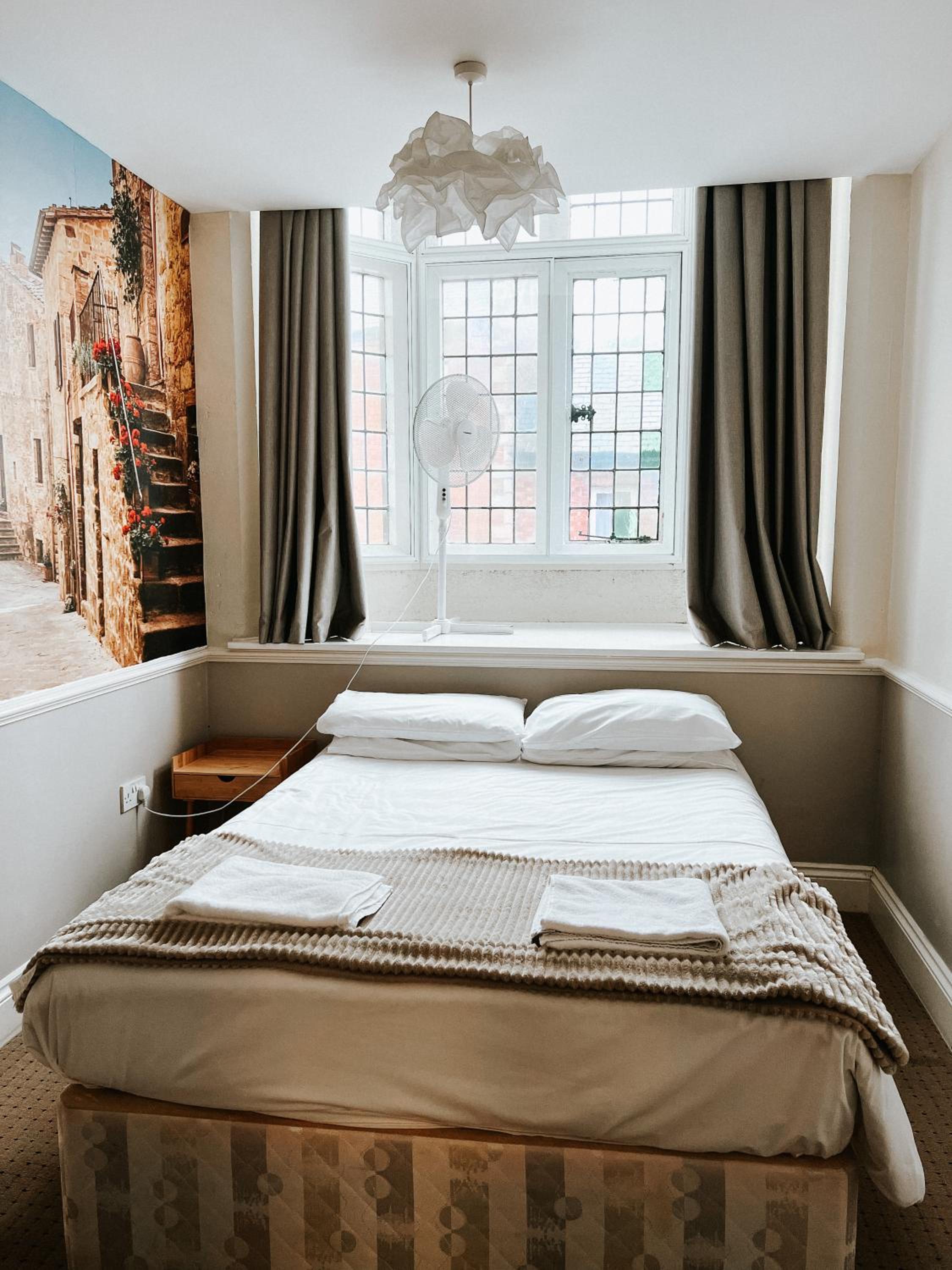 Double Room with Private External Bathroom photo 1