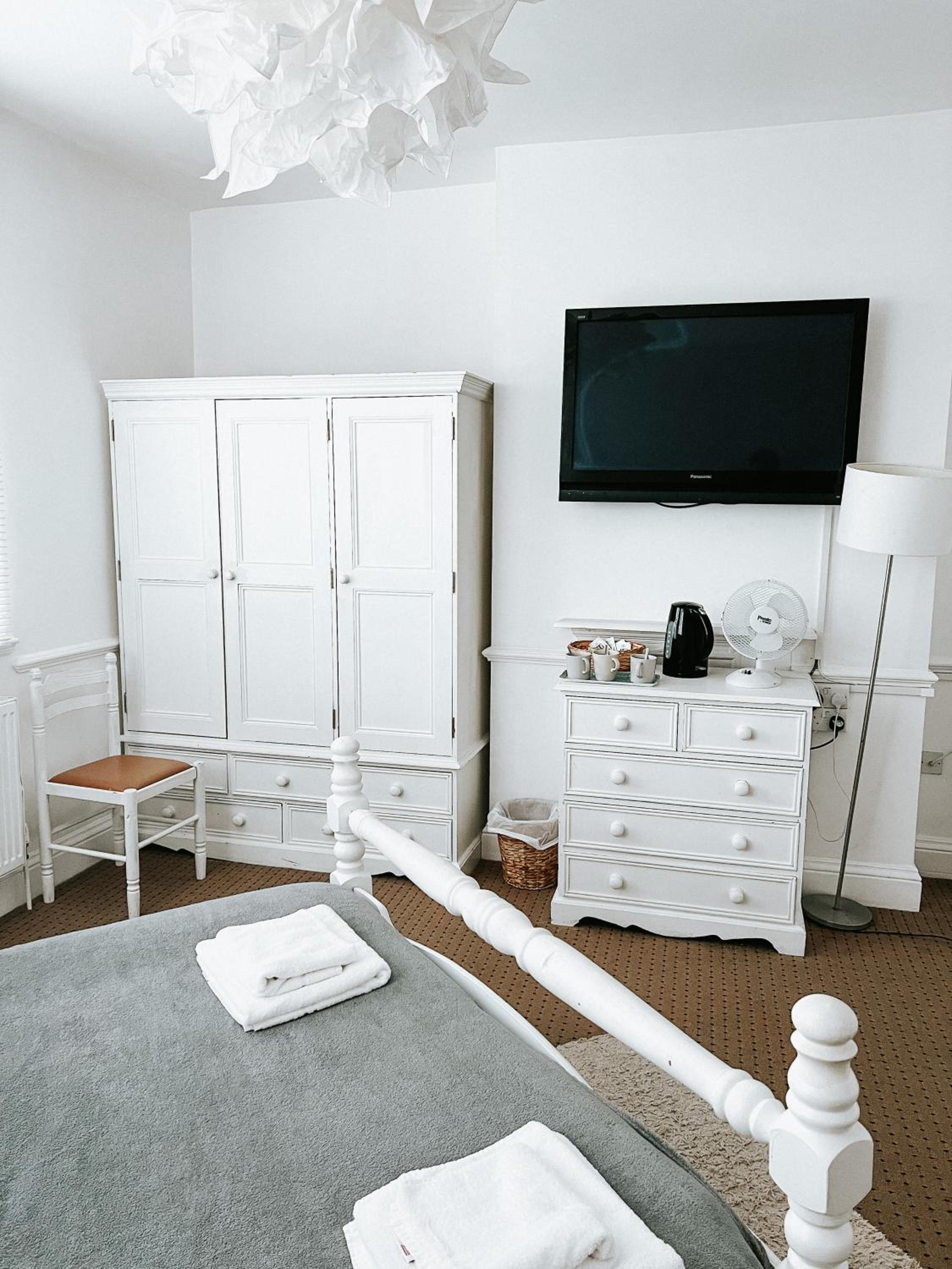 Standard King Room photo 3