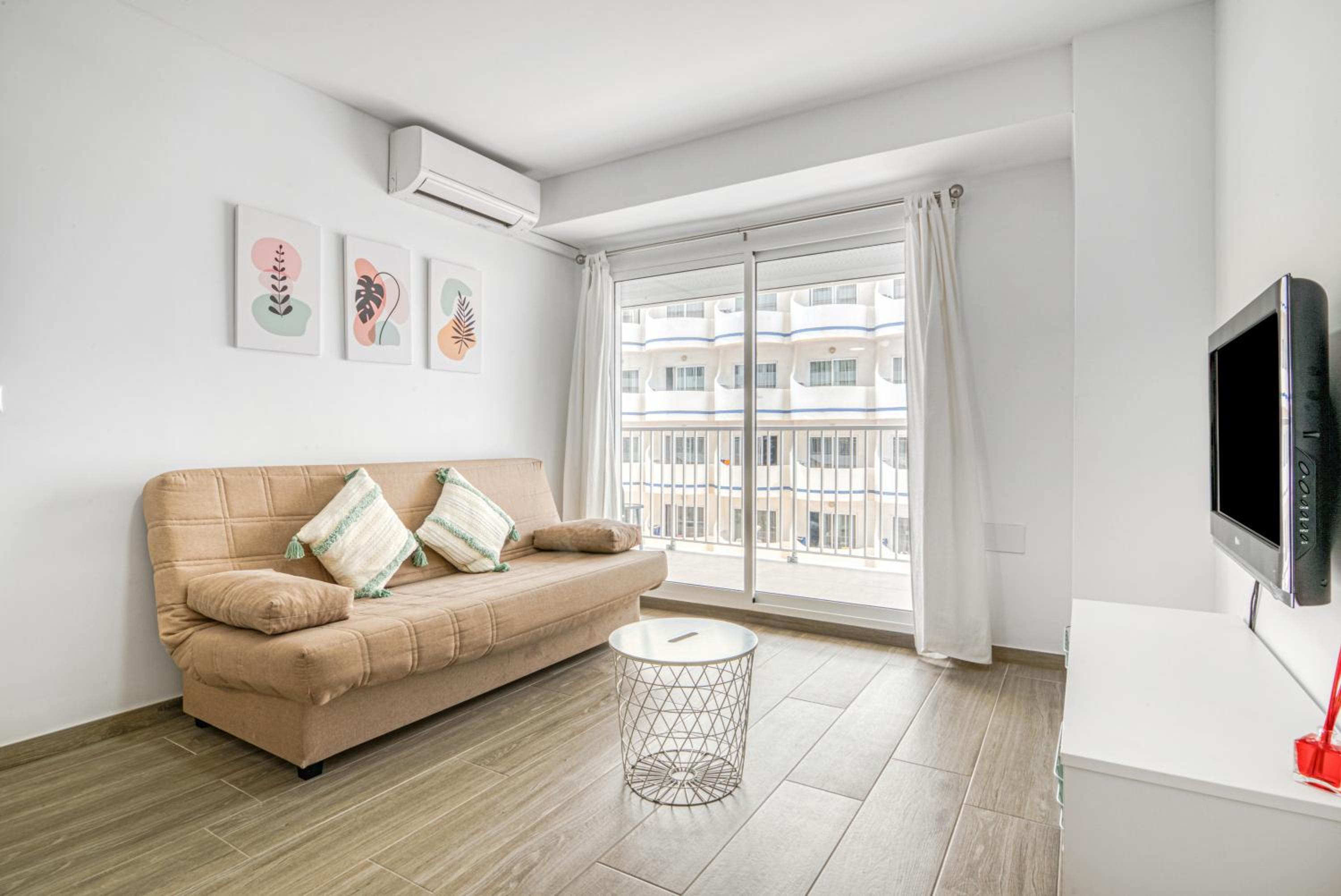 Superior One-Bedroom Apartment with Balcony photo 3