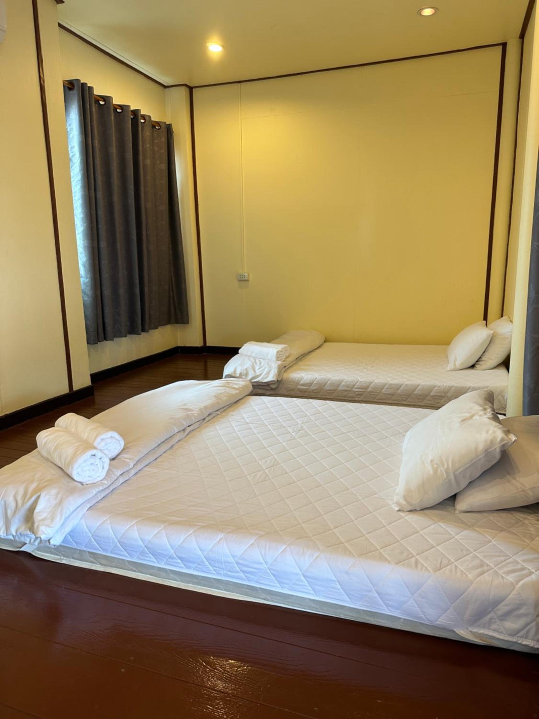 Quadruple Room with Private Bathroom photo 1