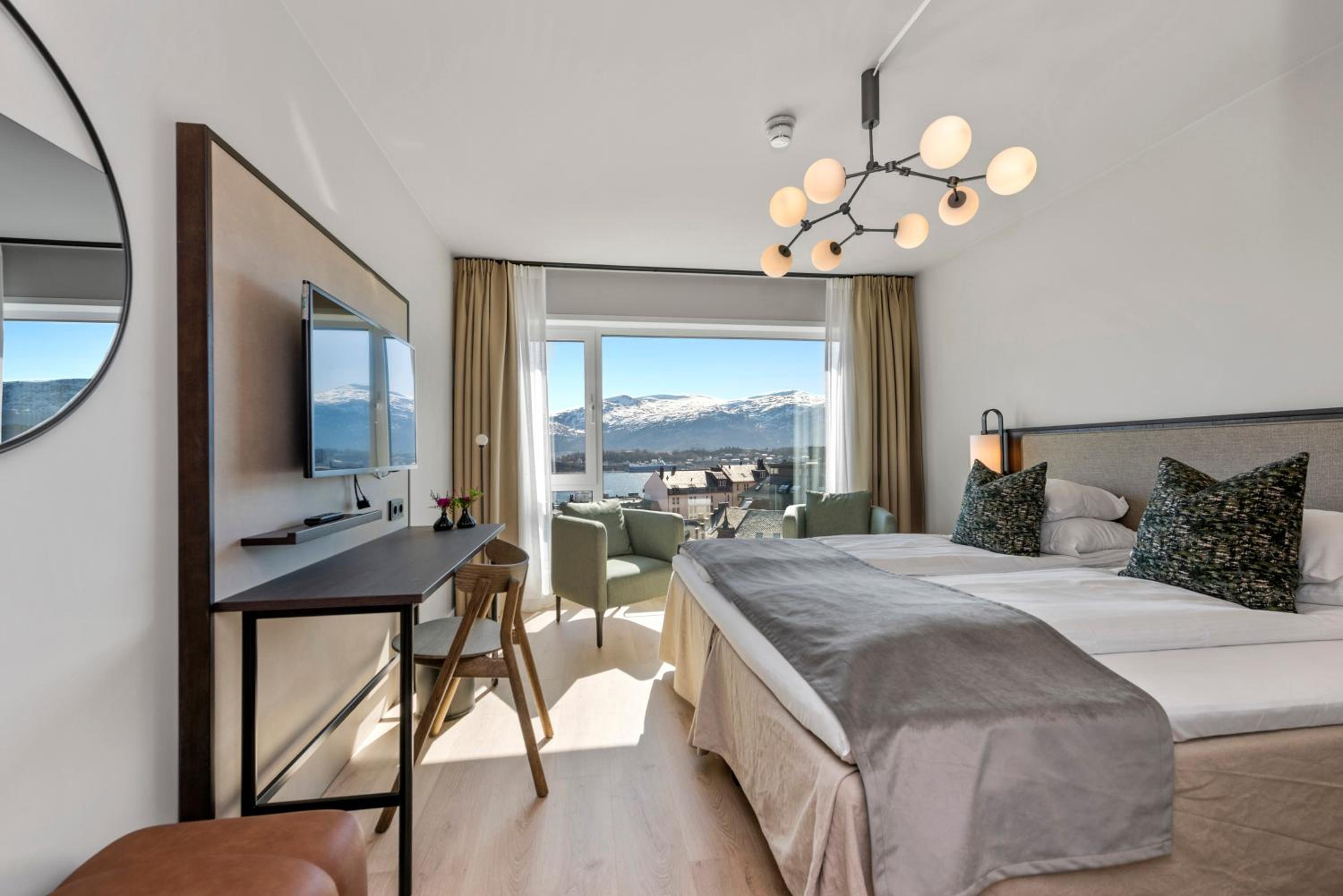 Standard Twin Room - Photo 5