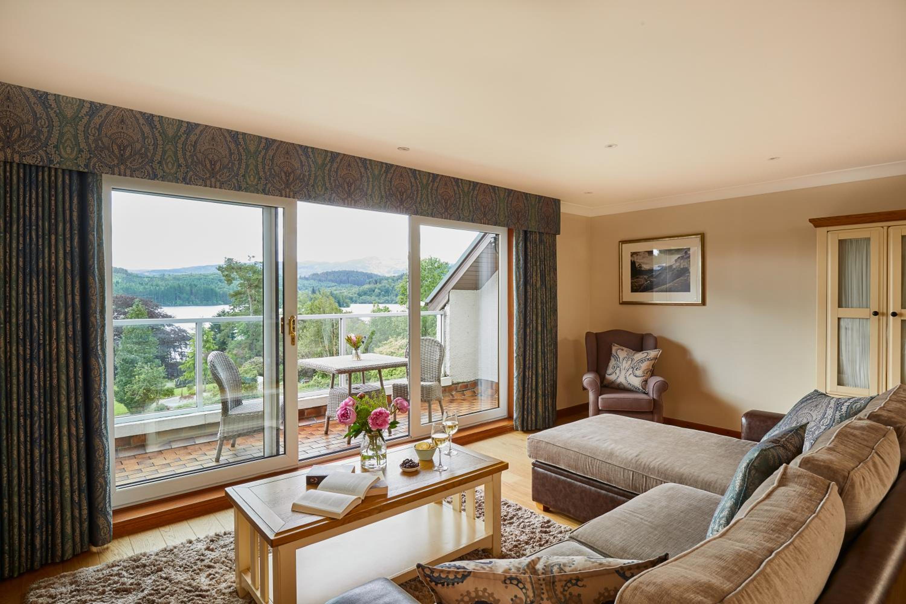 Superior One Bedroom Apartment photo 2