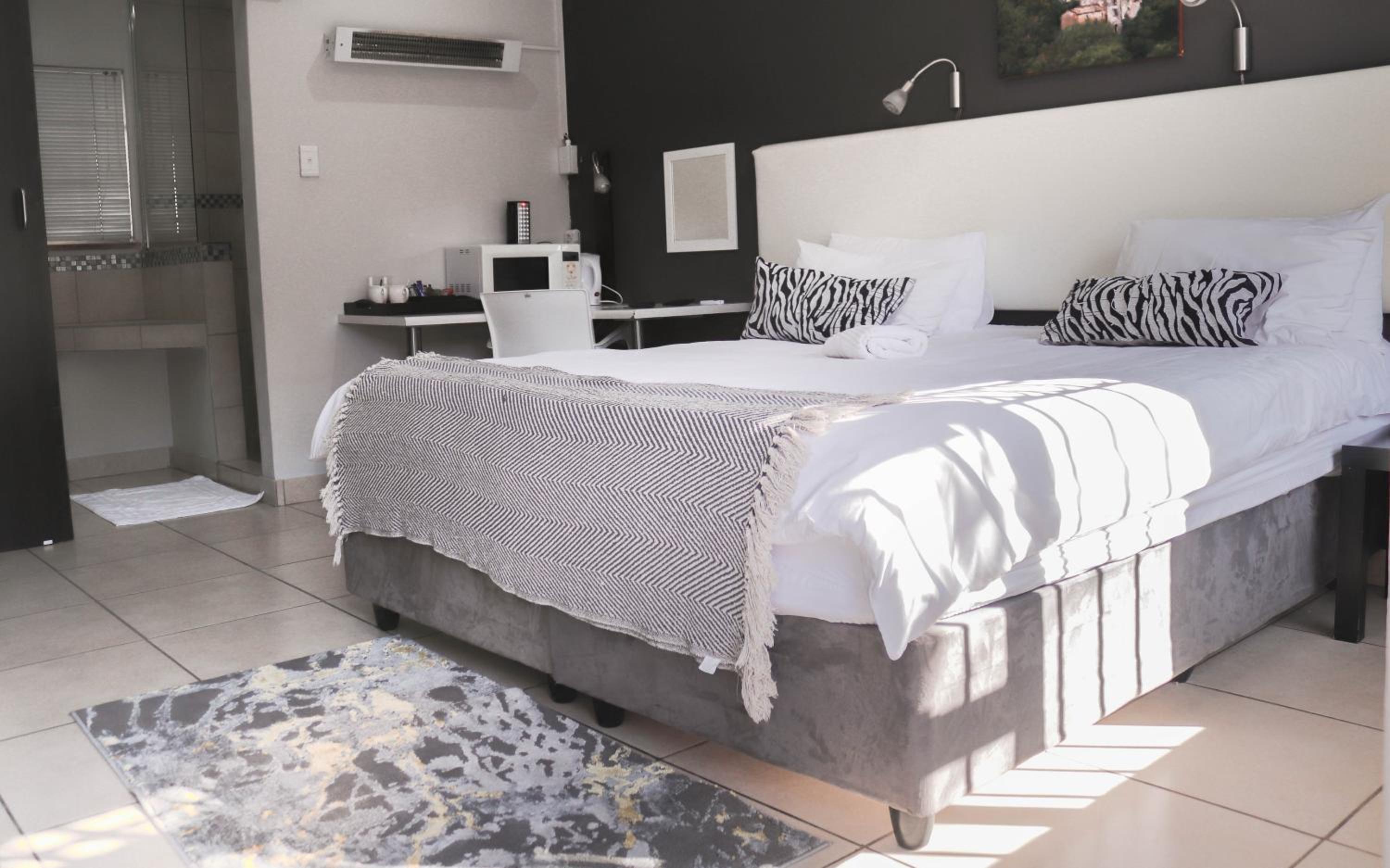 Deluxe Double Room with Extra Bed photo 1