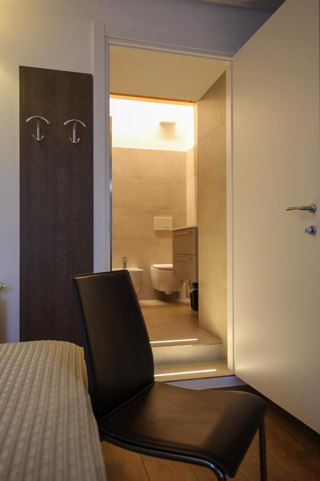Single Room photo 3