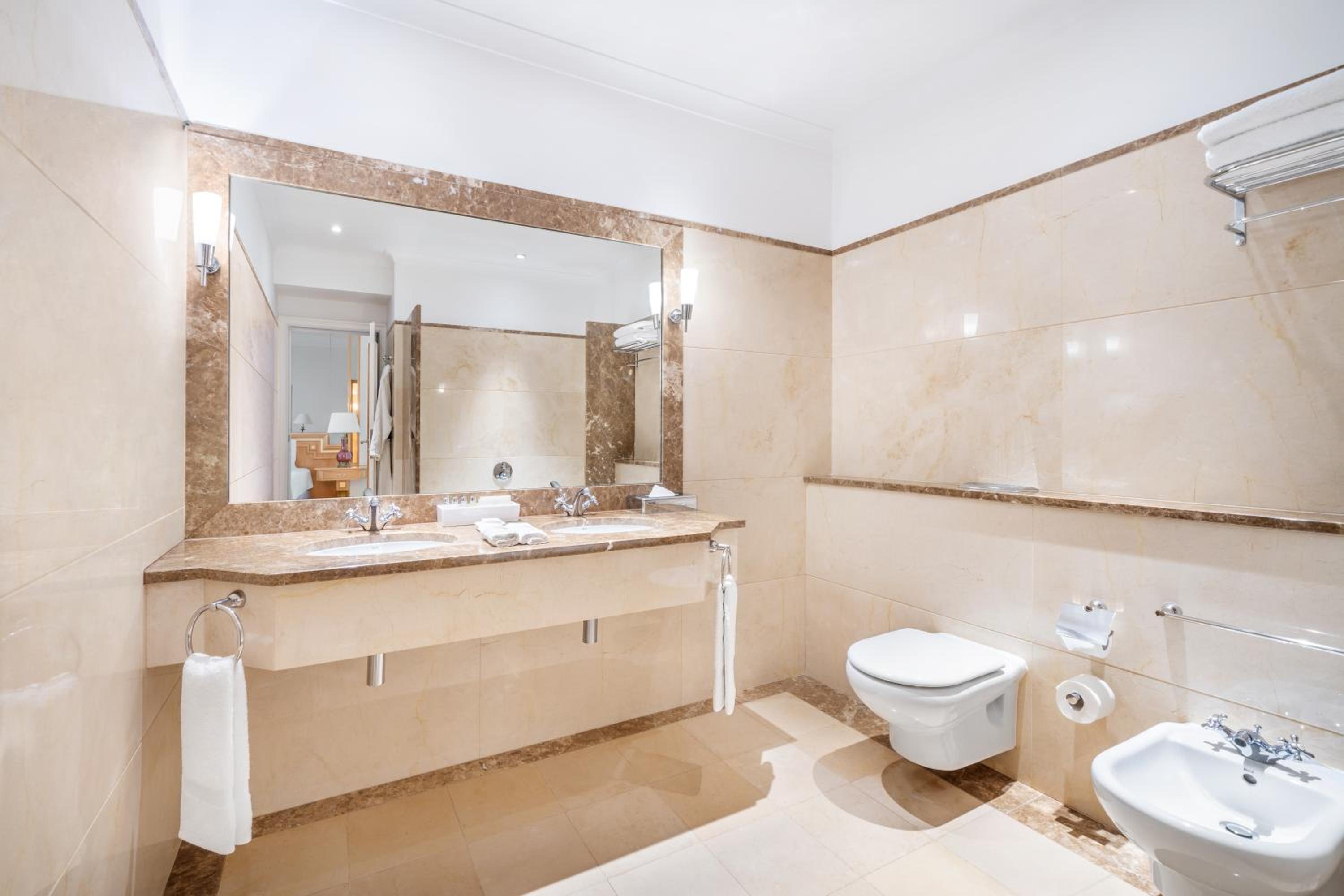 Classic Double/Twin Room