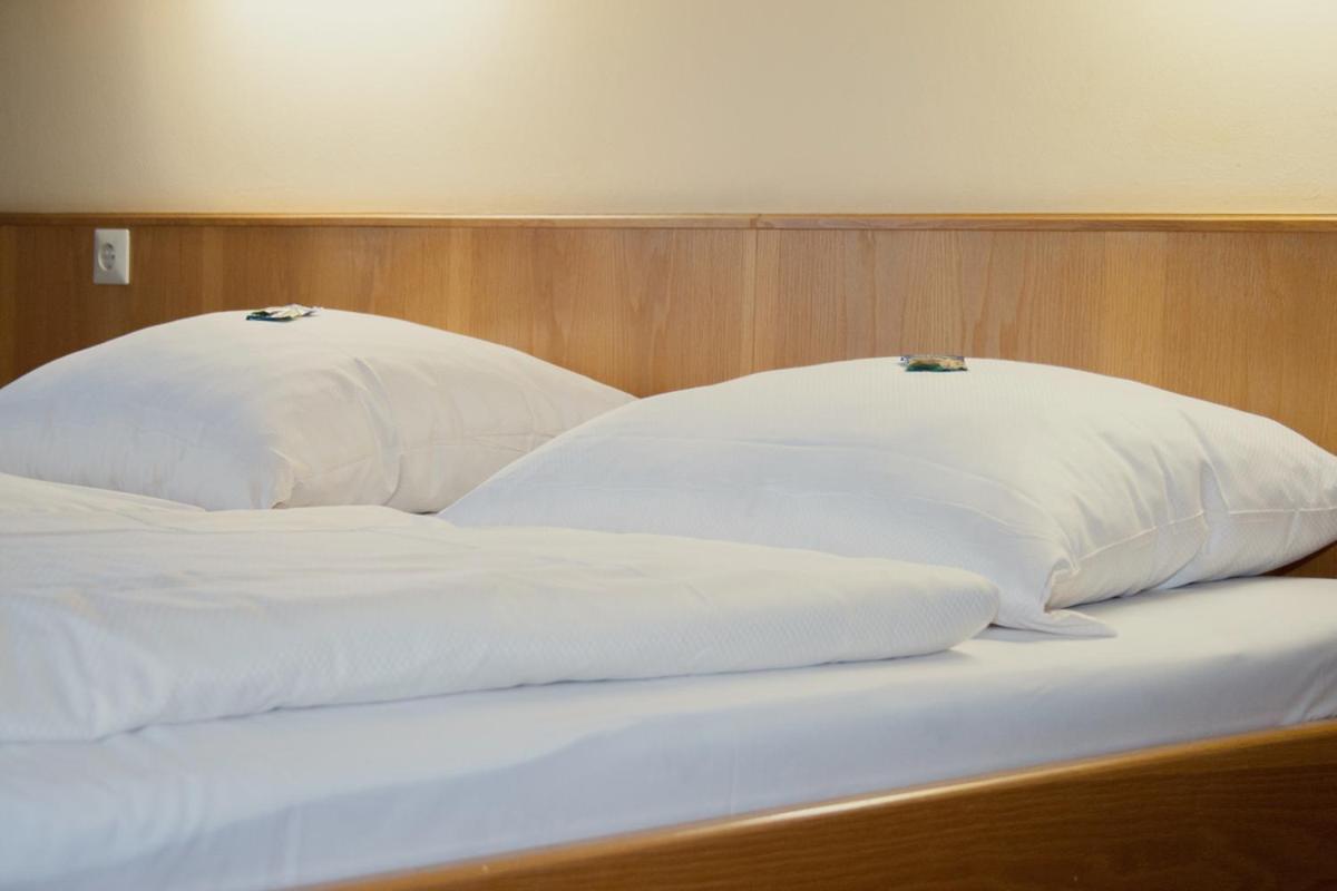 Budget Double Room - Photo 3