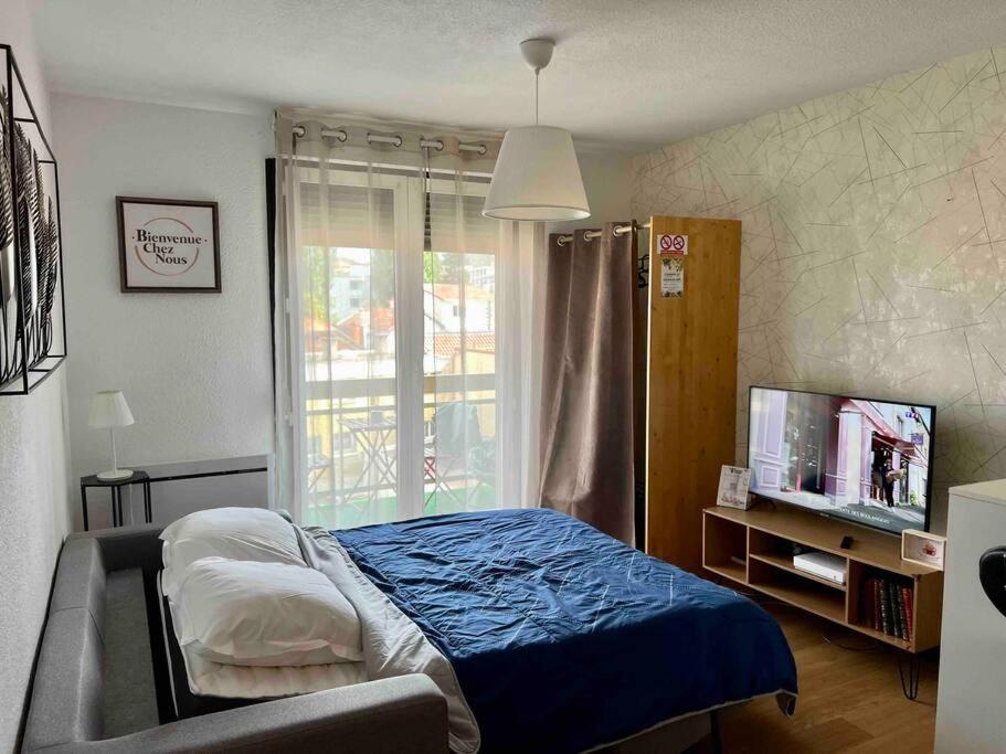 One-Bedroom Apartment - Photo 8