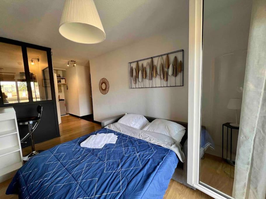 One-Bedroom Apartment - Photo 9