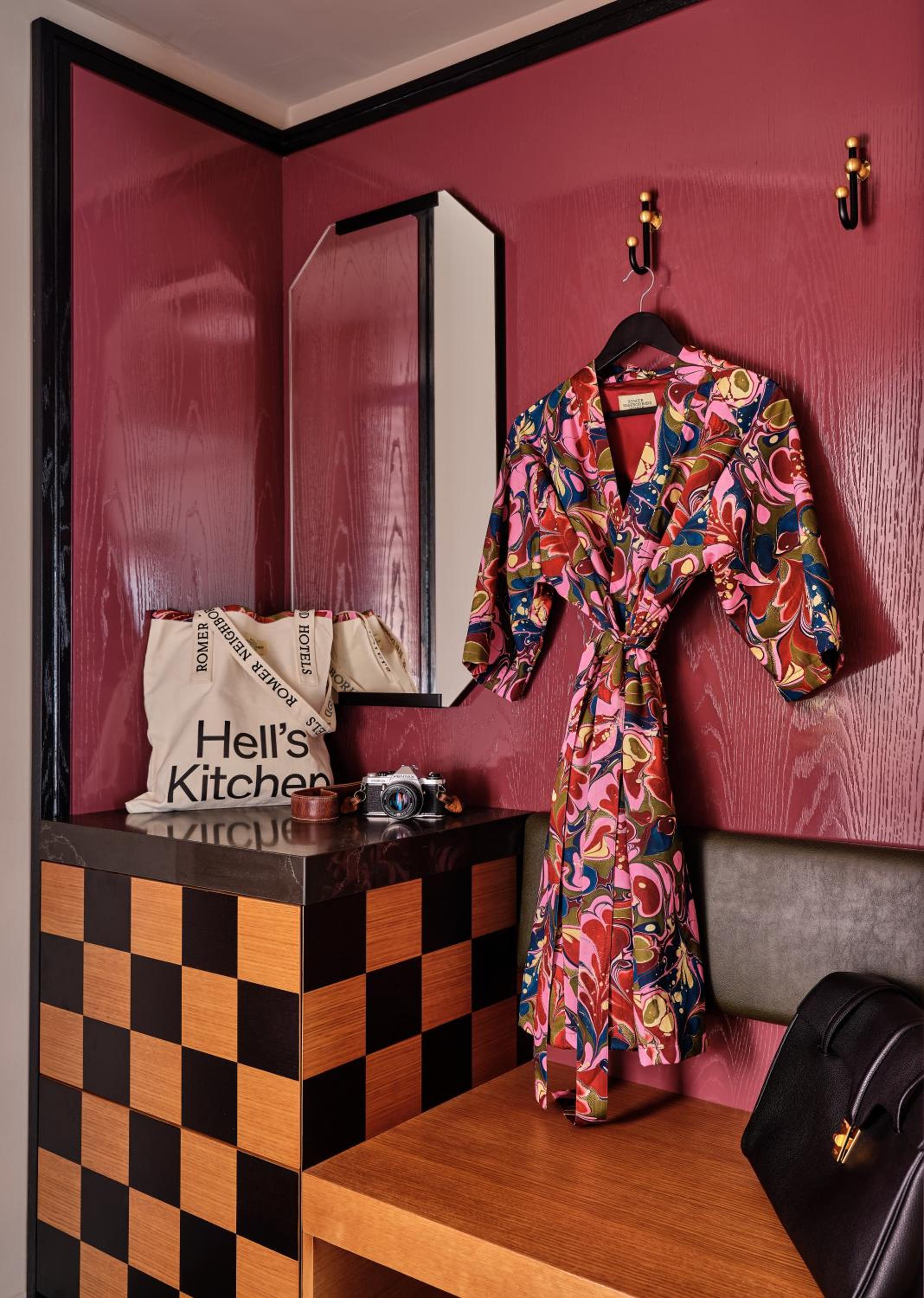 One Bedroom King Suite thumbnail 6