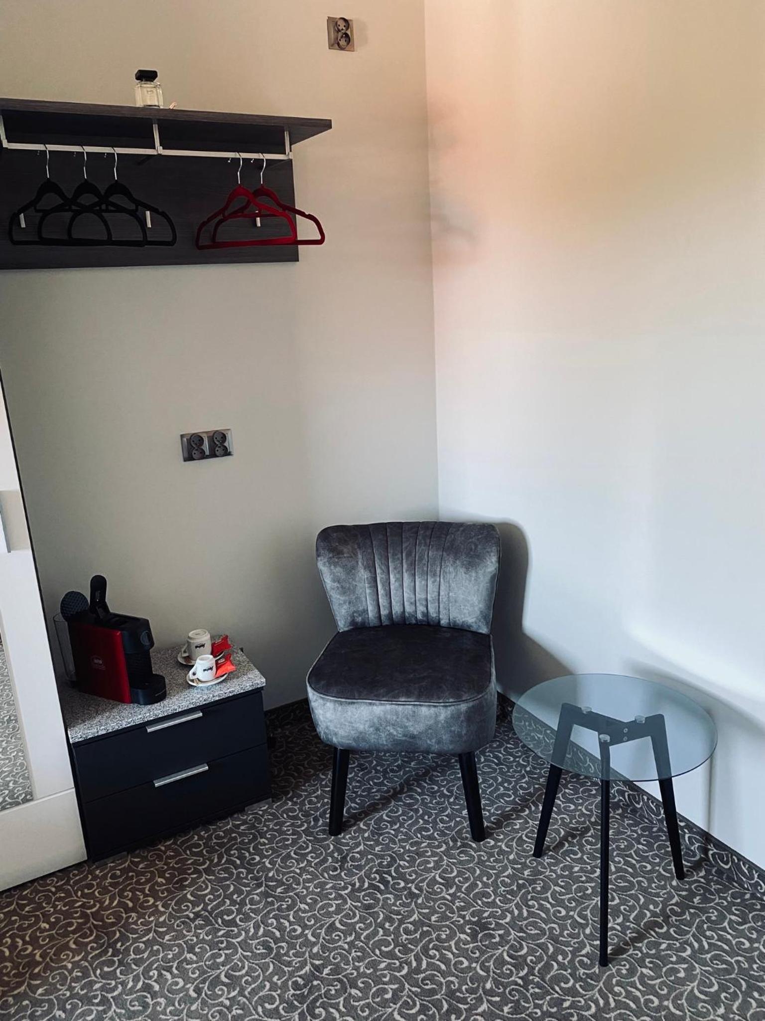 Small Single Room photo 1