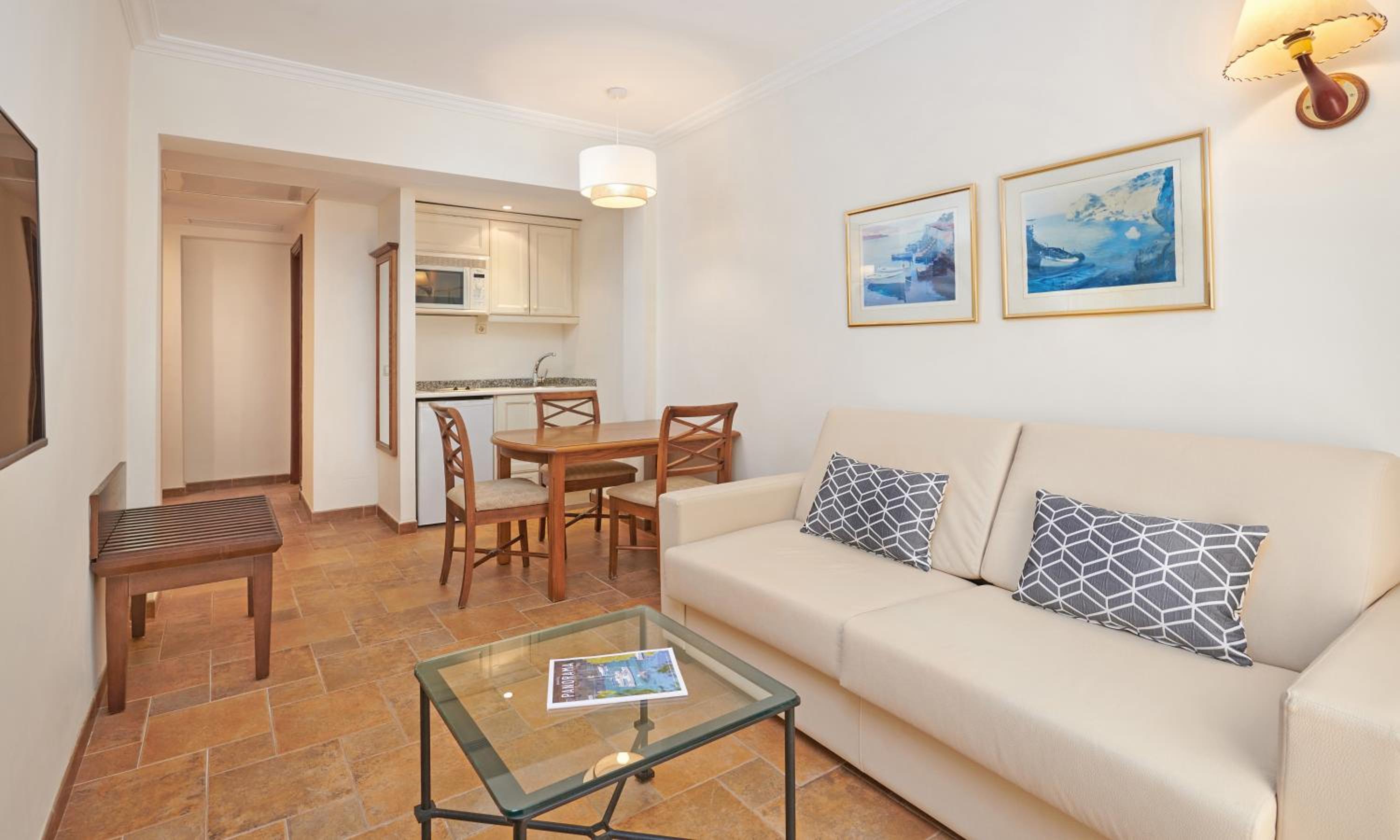 Apartamento de una habitación (2 adultos + 2 niños)