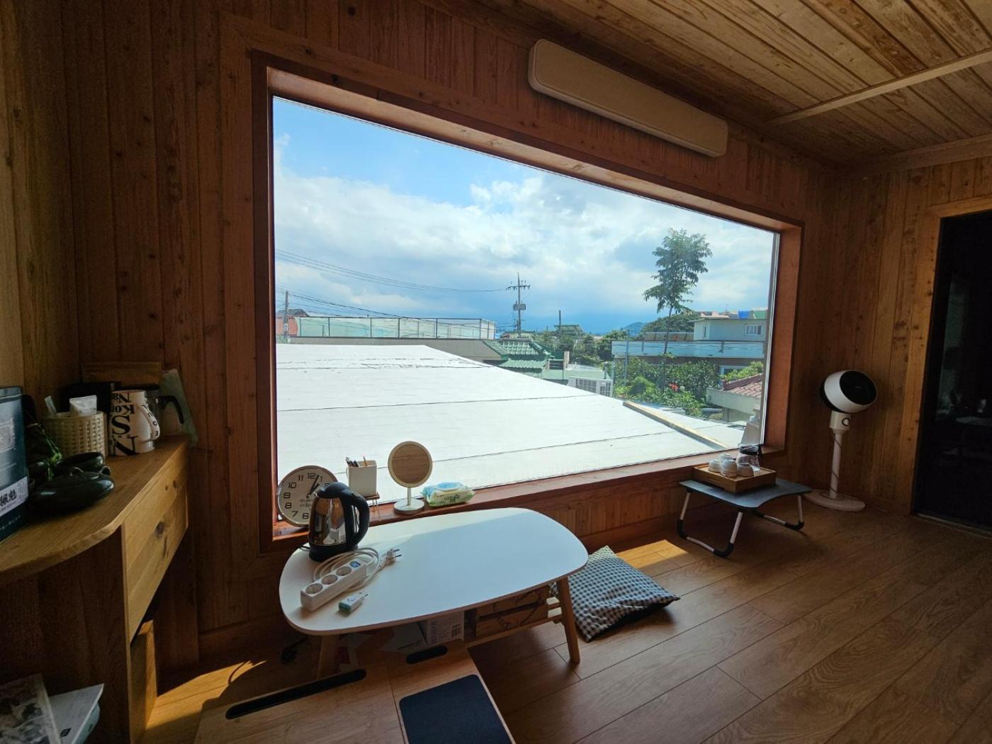 Three-Bedroom House photo 2