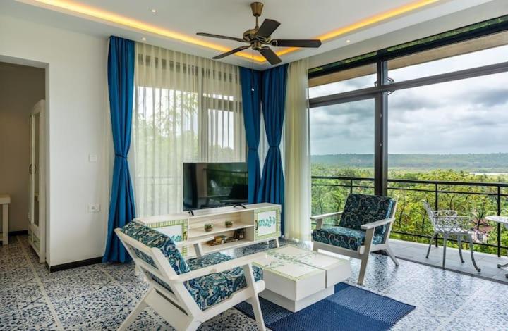 Villa photo 1