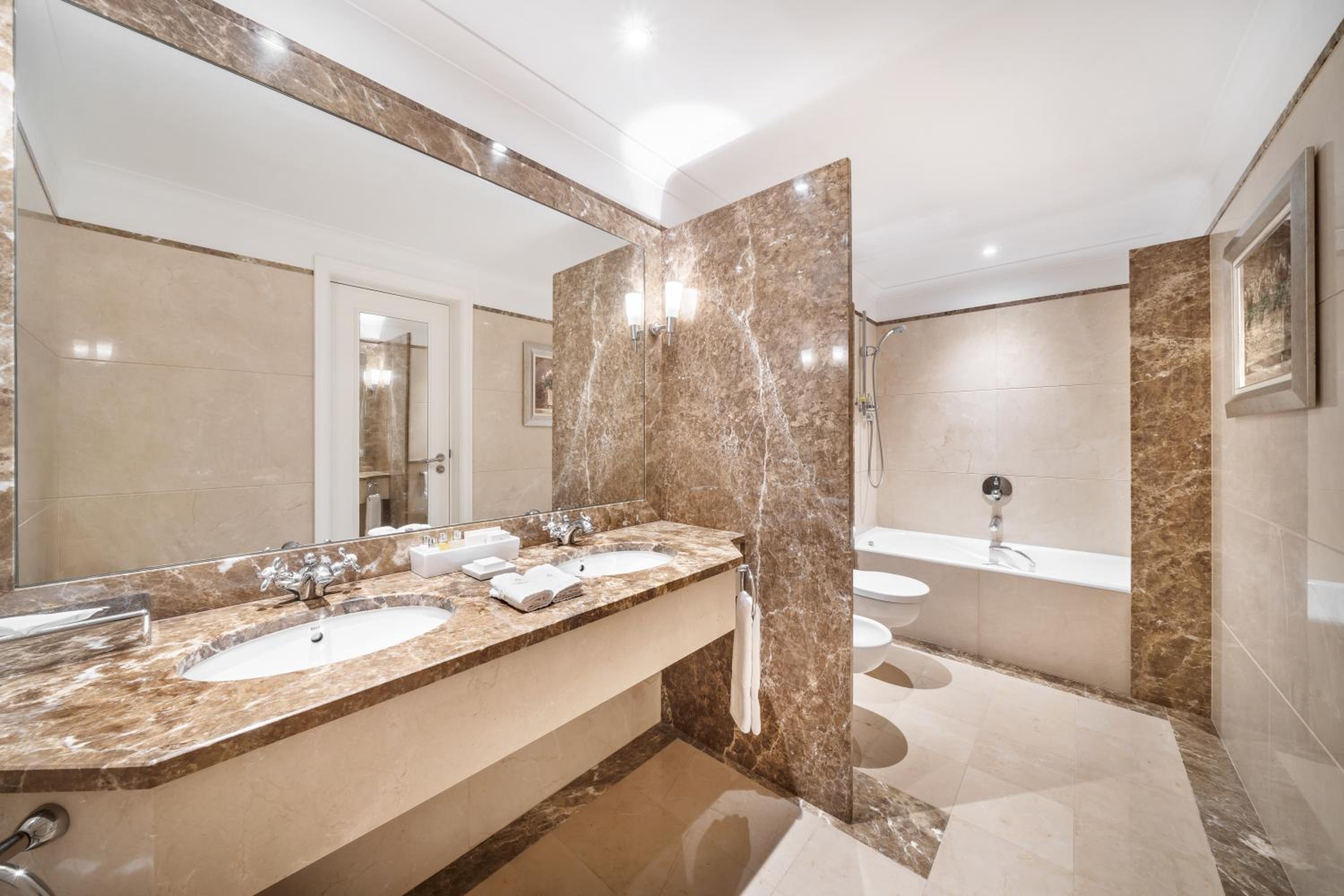 Junior Suite - Photo 5