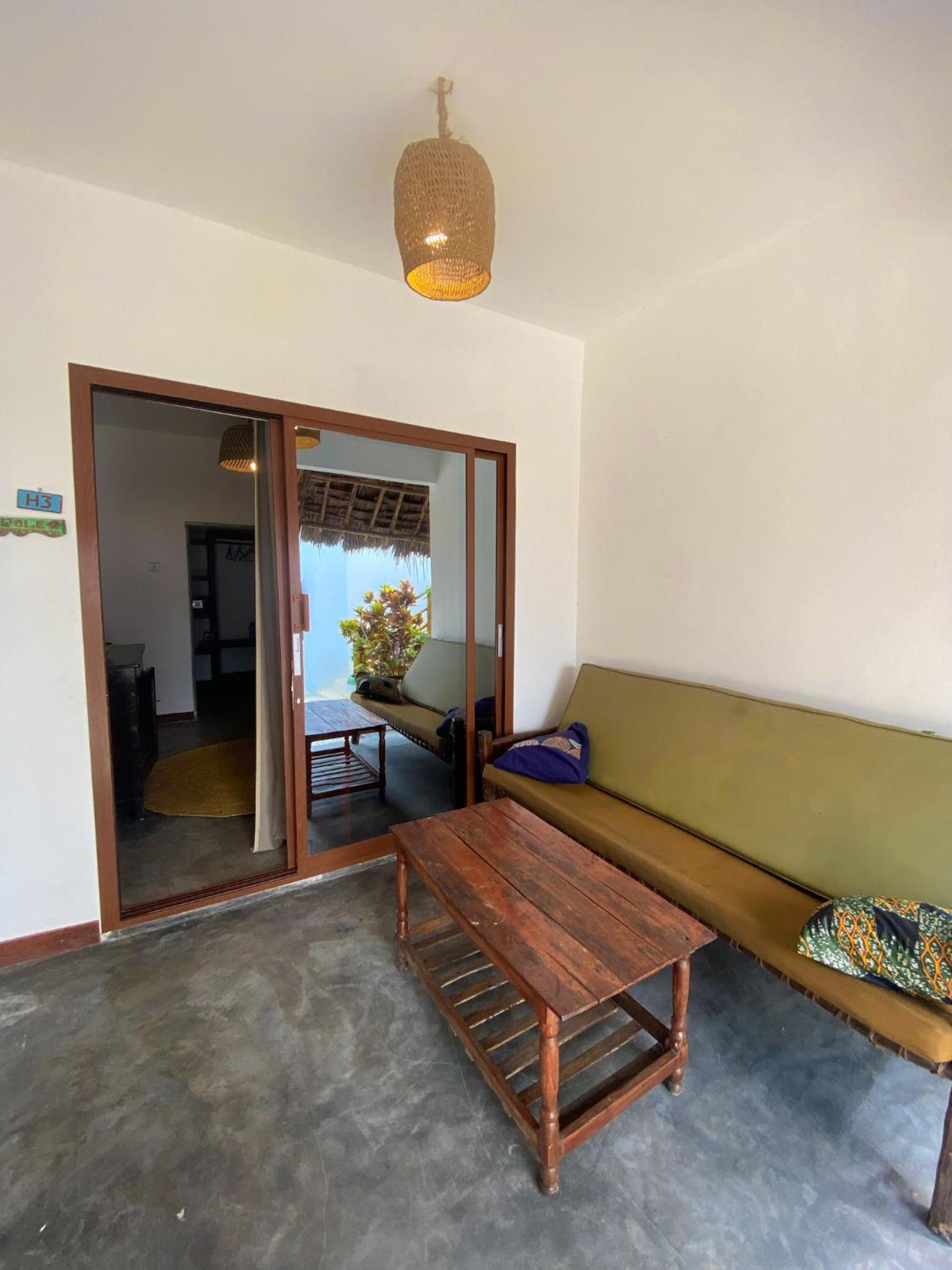 Economy Triple Room