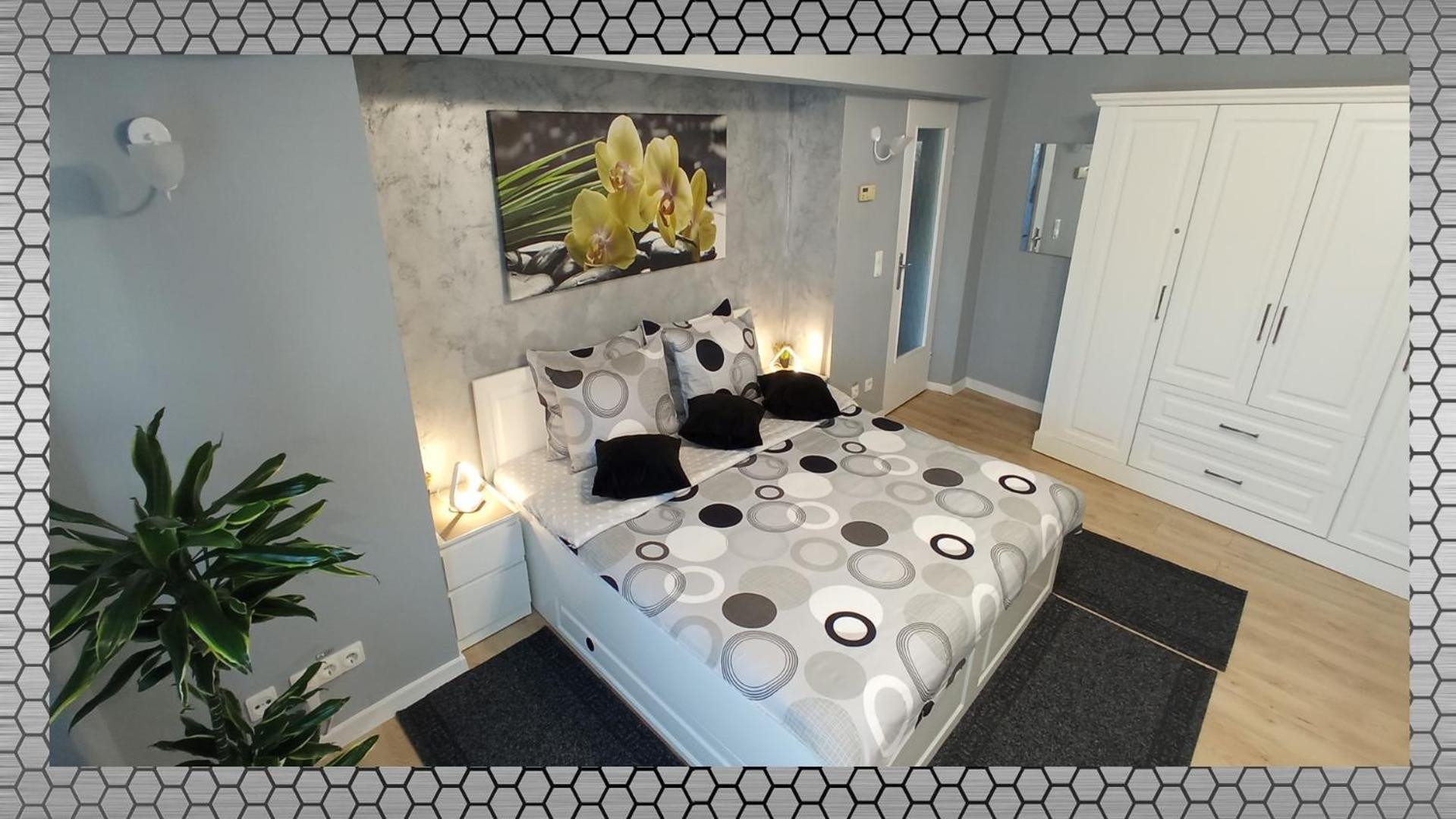 One-Bedroom Apartment - Photo 21