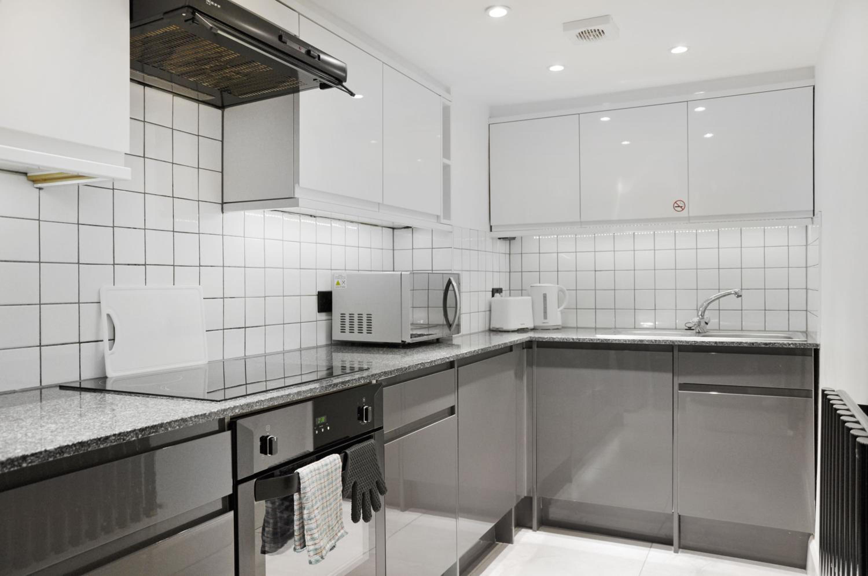 Two-Bedroom Apartment with Garden photo 3