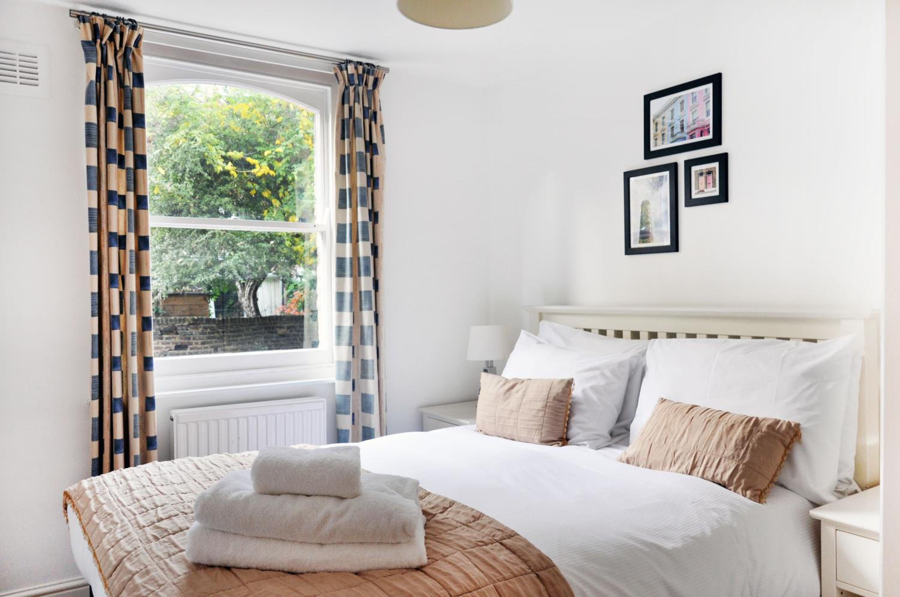 Two-Bedroom Apartment with Two Bathrooms photo 1