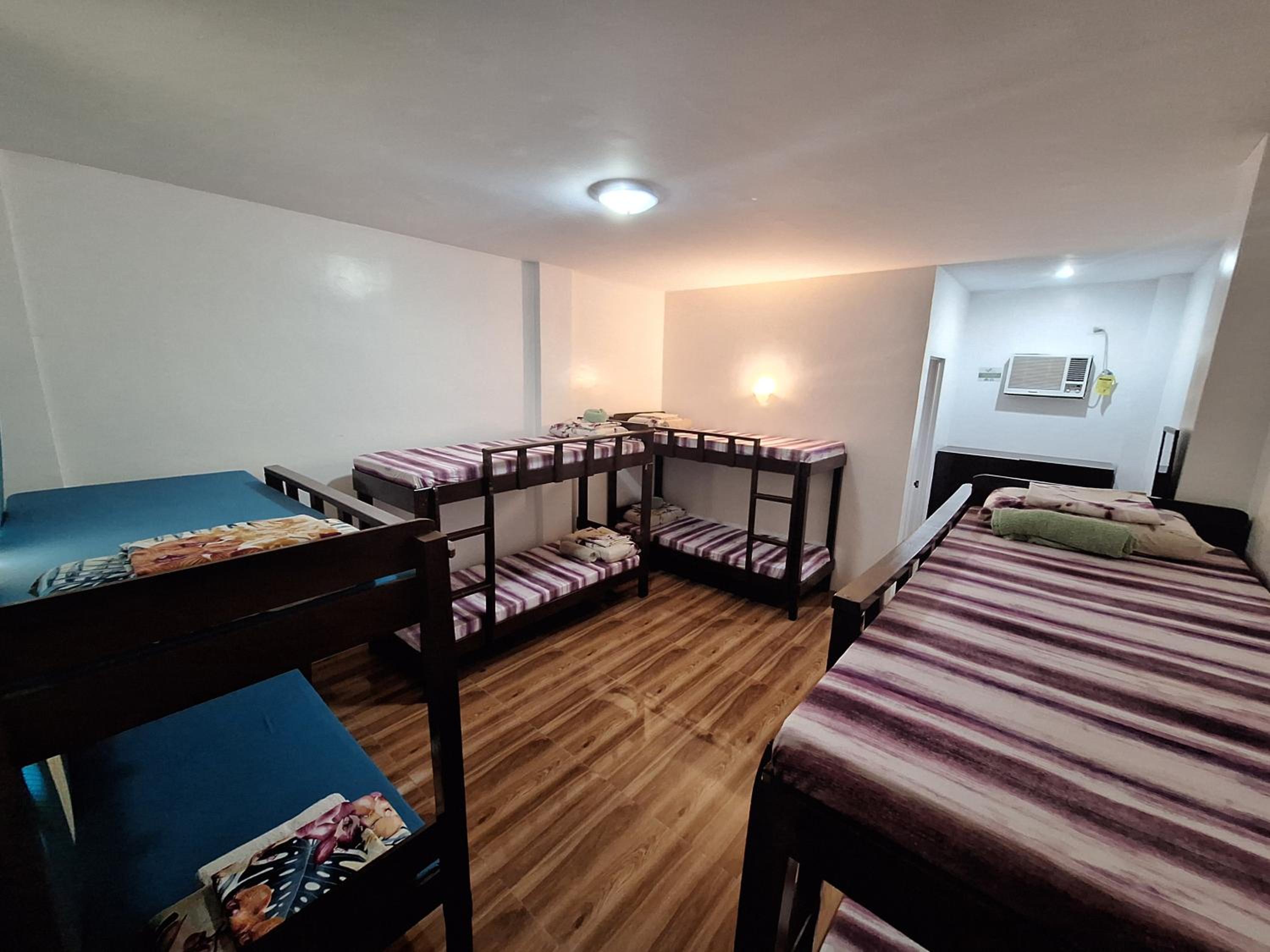 Mixed Dormitory Room